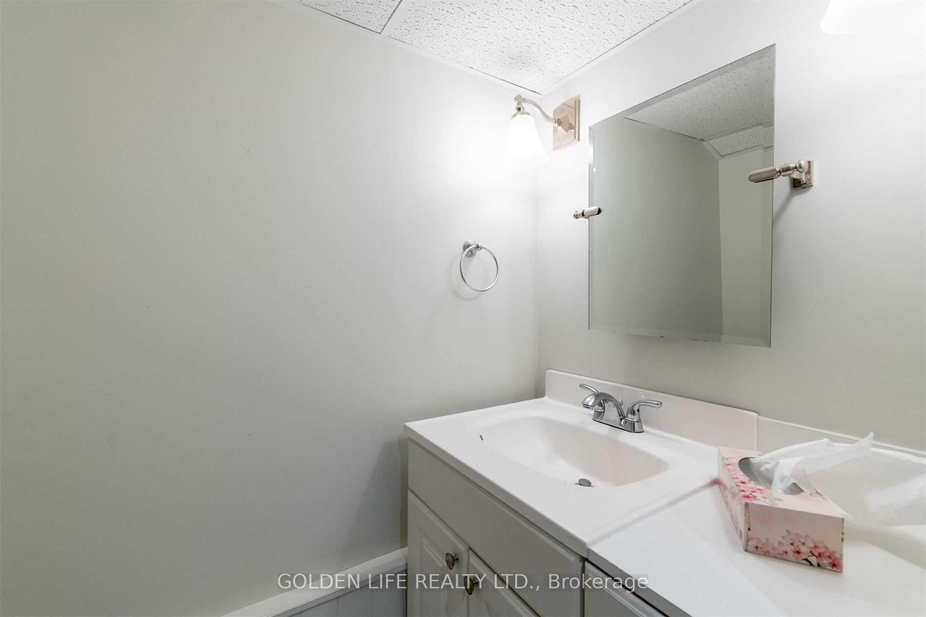 Photo 22 of 210 Donlea Drive, Toronto, Leaside — HOMEH