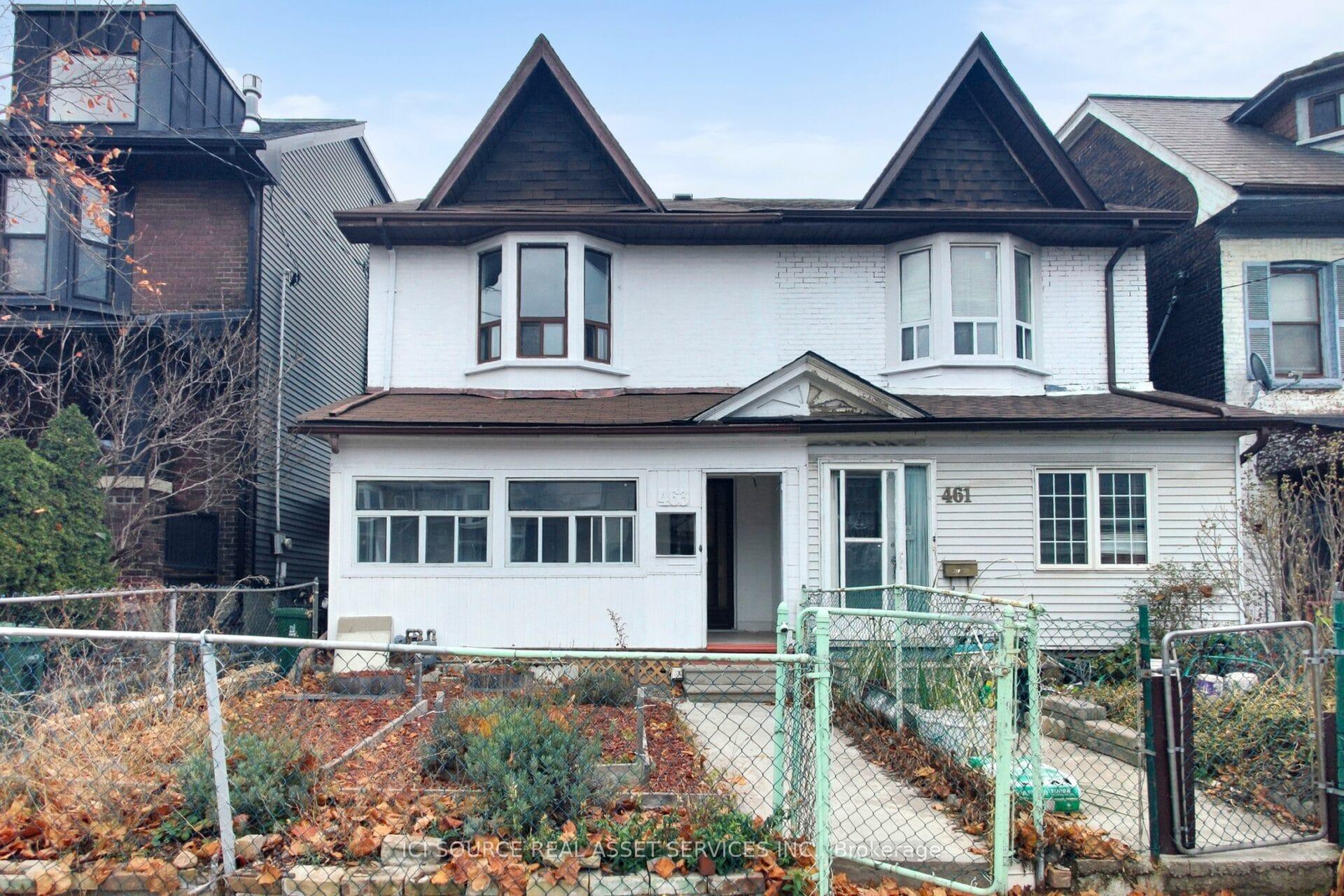 Photo 3 of Unit Upper, 463 Pape Avenue, Toronto, Blake-Jones — HOMEH