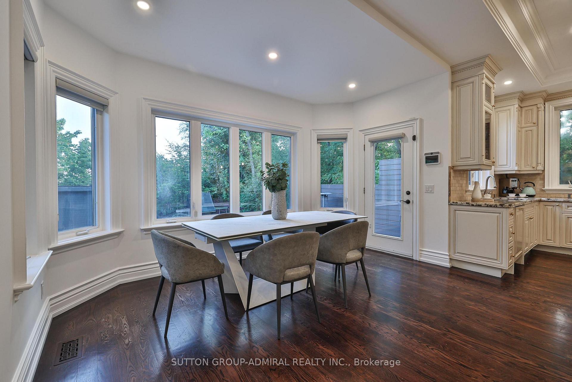 Photo 17 of 453 Glengrove Avenue W, Toronto, Forest Hill North — HOMEH