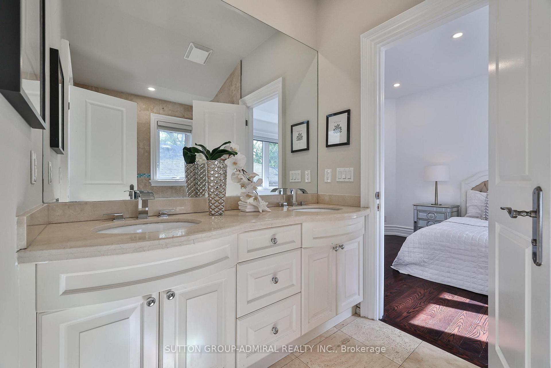 Photo 31 of 453 Glengrove Avenue W, Toronto, Forest Hill North — HOMEH