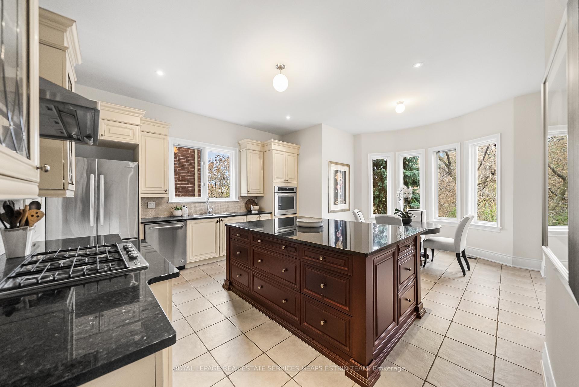 Photo 10 of 46 True Davidson Drive, Toronto, Leaside — HOMEH