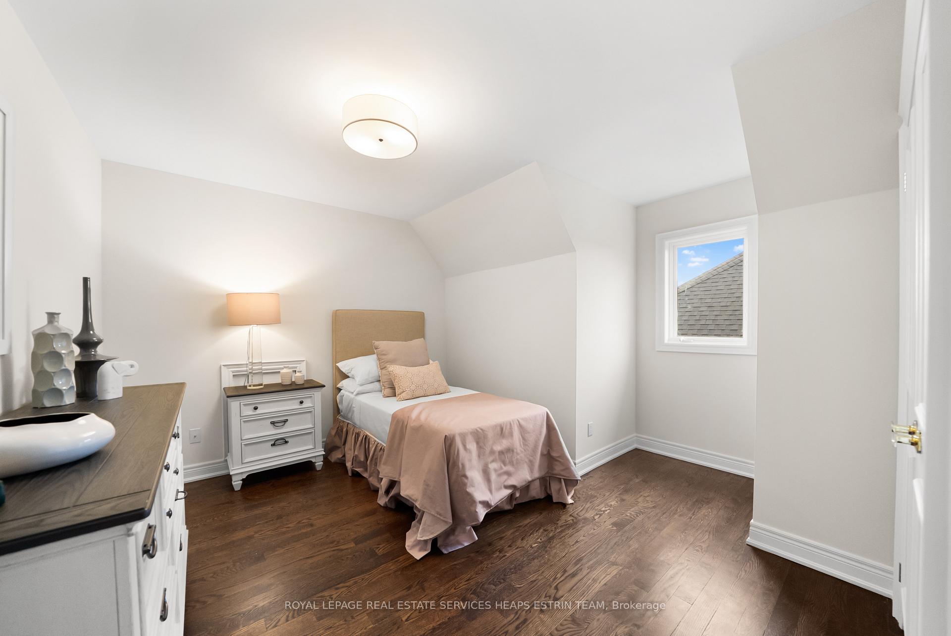 Photo 30 of 46 True Davidson Drive, Toronto, Leaside — HOMEH