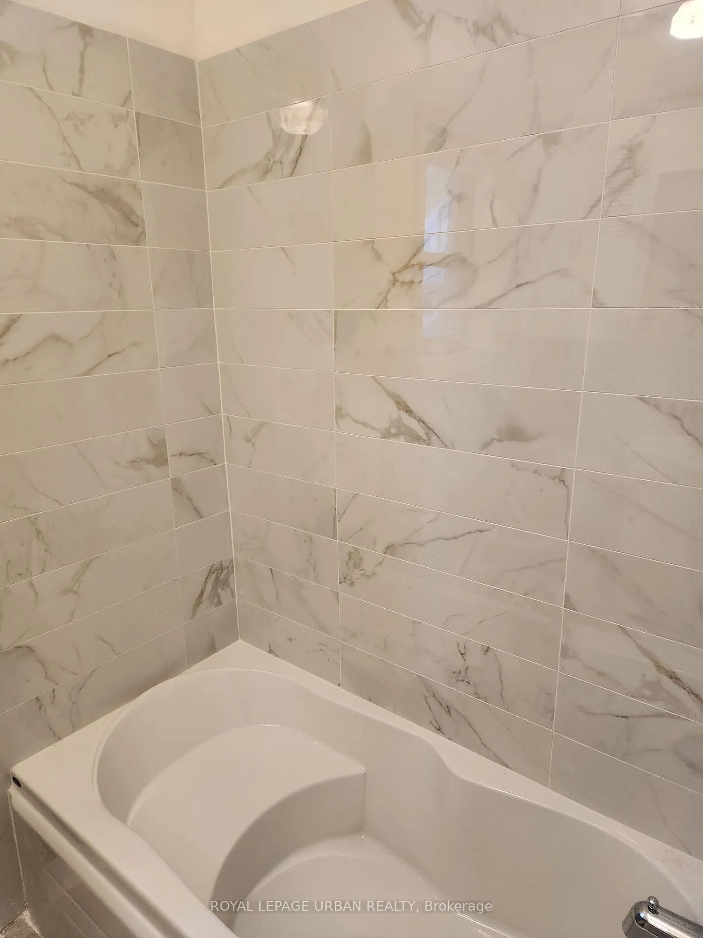 Photo 12 of 304 Linsmore Crescent, Toronto, East York — HOMEH