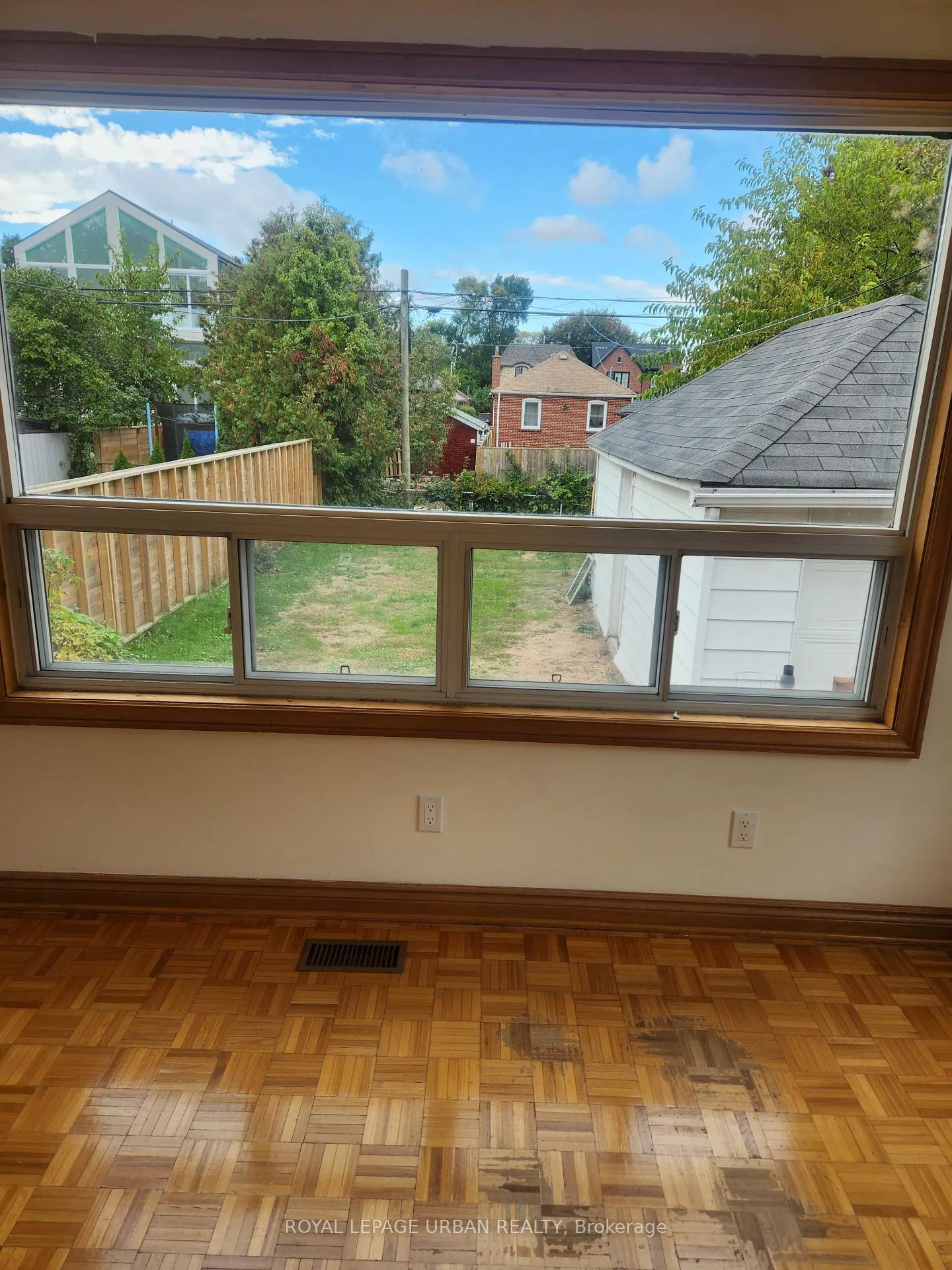 Photo 19 of 304 Linsmore Crescent, Toronto, East York — HOMEH