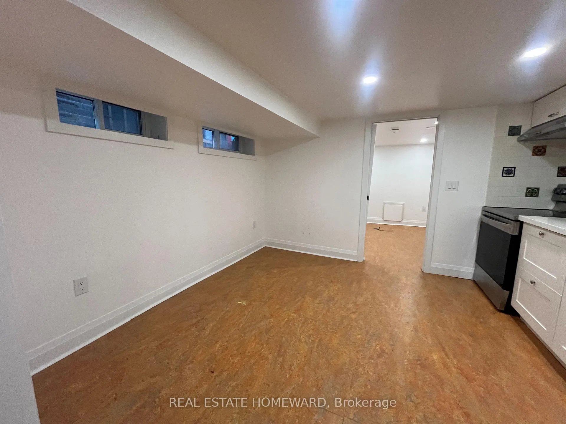 Photo 4 of Unit Lower, 15 Richard Avenue, Toronto, Greenwood-Coxwell — HOMEH