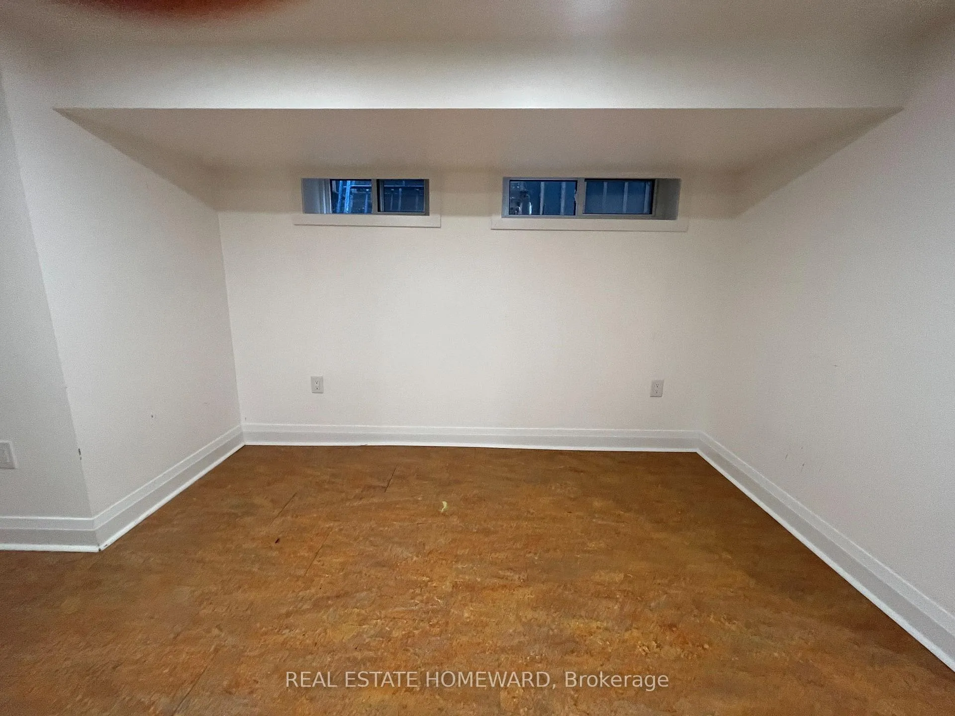Photo 6 of Unit Lower, 15 Richard Avenue, Toronto, Greenwood-Coxwell — HOMEH