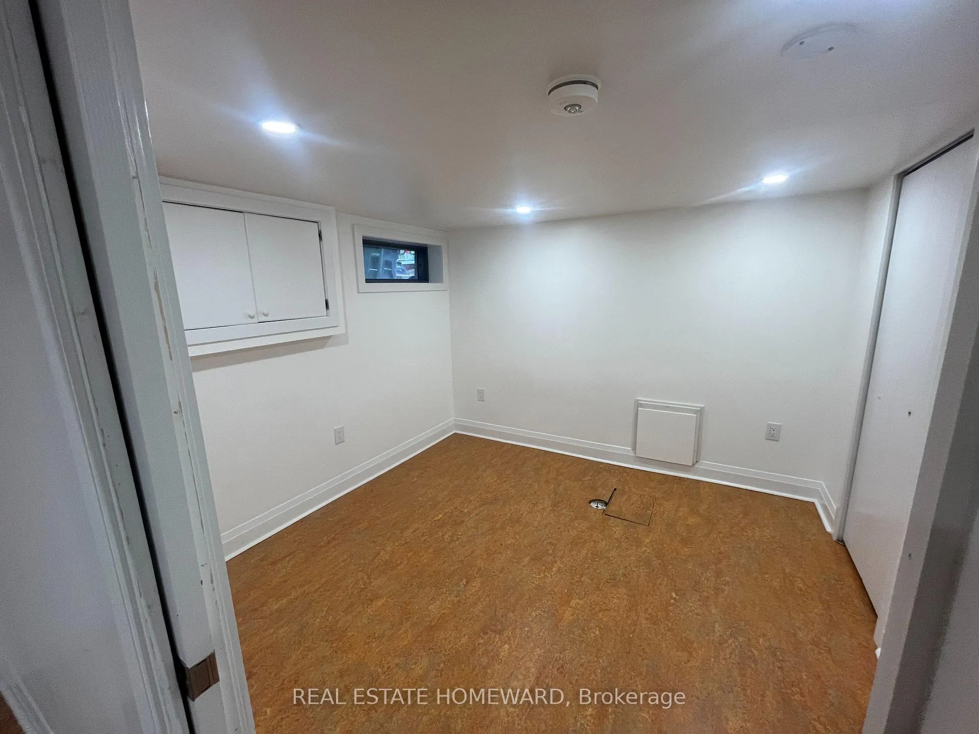 Photo 7 of Unit Lower, 15 Richard Avenue, Toronto, Greenwood-Coxwell — HOMEH