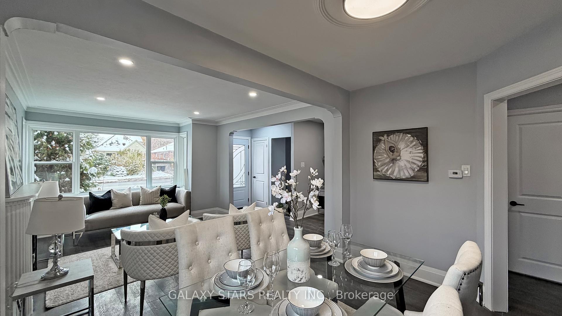 Photo 10 of 422 O'connor Drive, Toronto, East York — HOMEH
