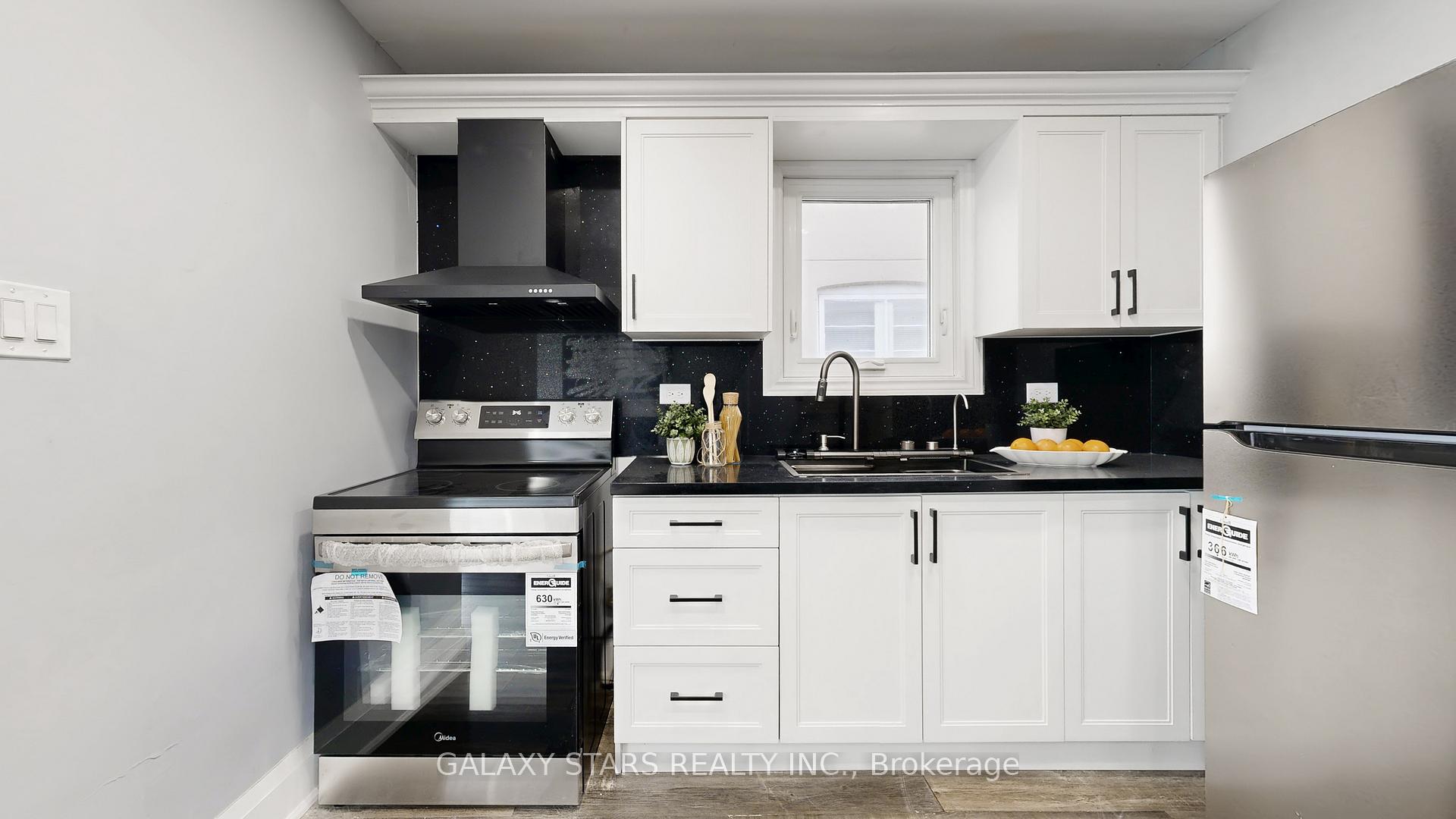Photo 11 of 422 O'connor Drive, Toronto, East York — HOMEH