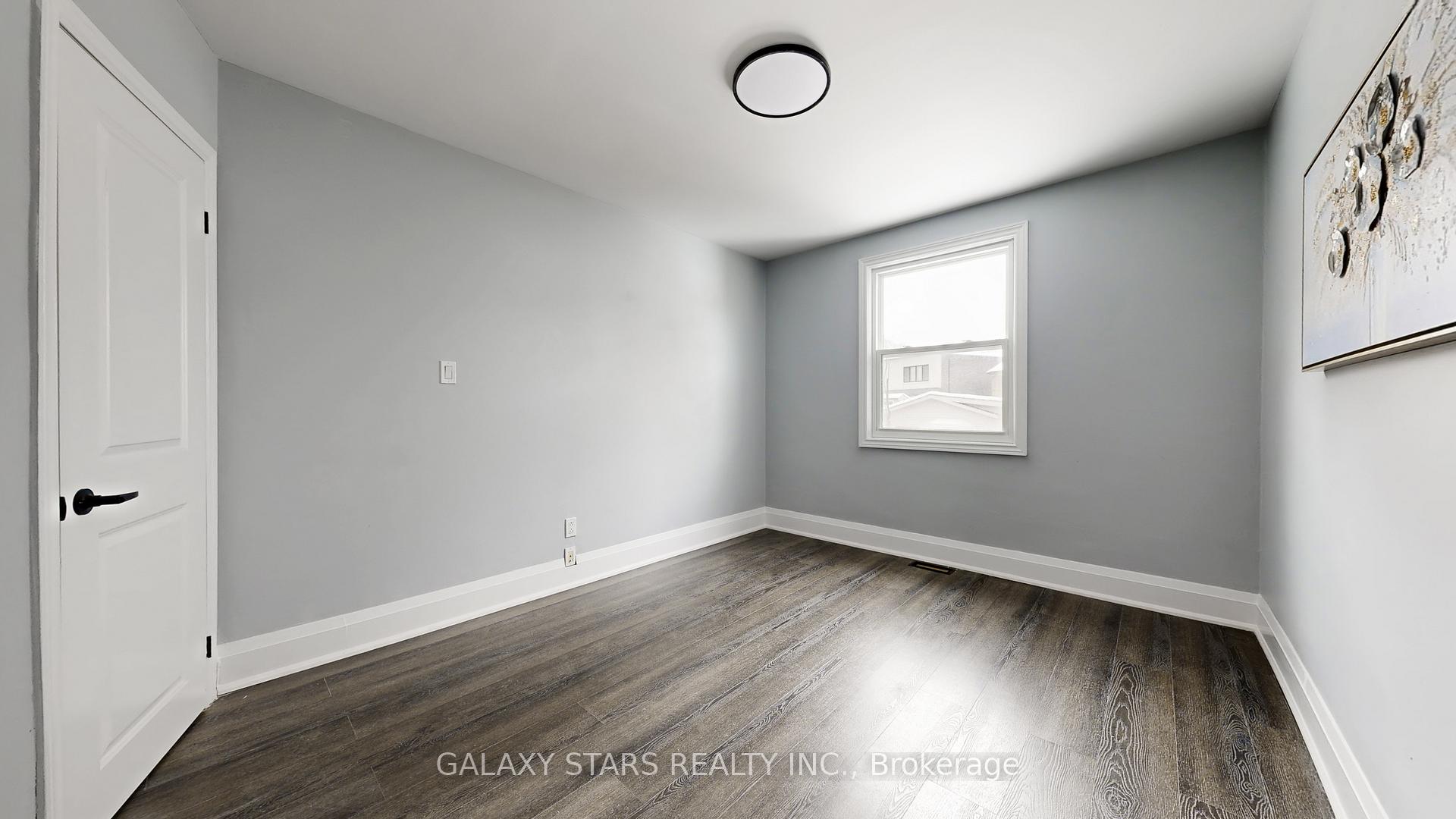 Photo 18 of 422 O'connor Drive, Toronto, East York — HOMEH