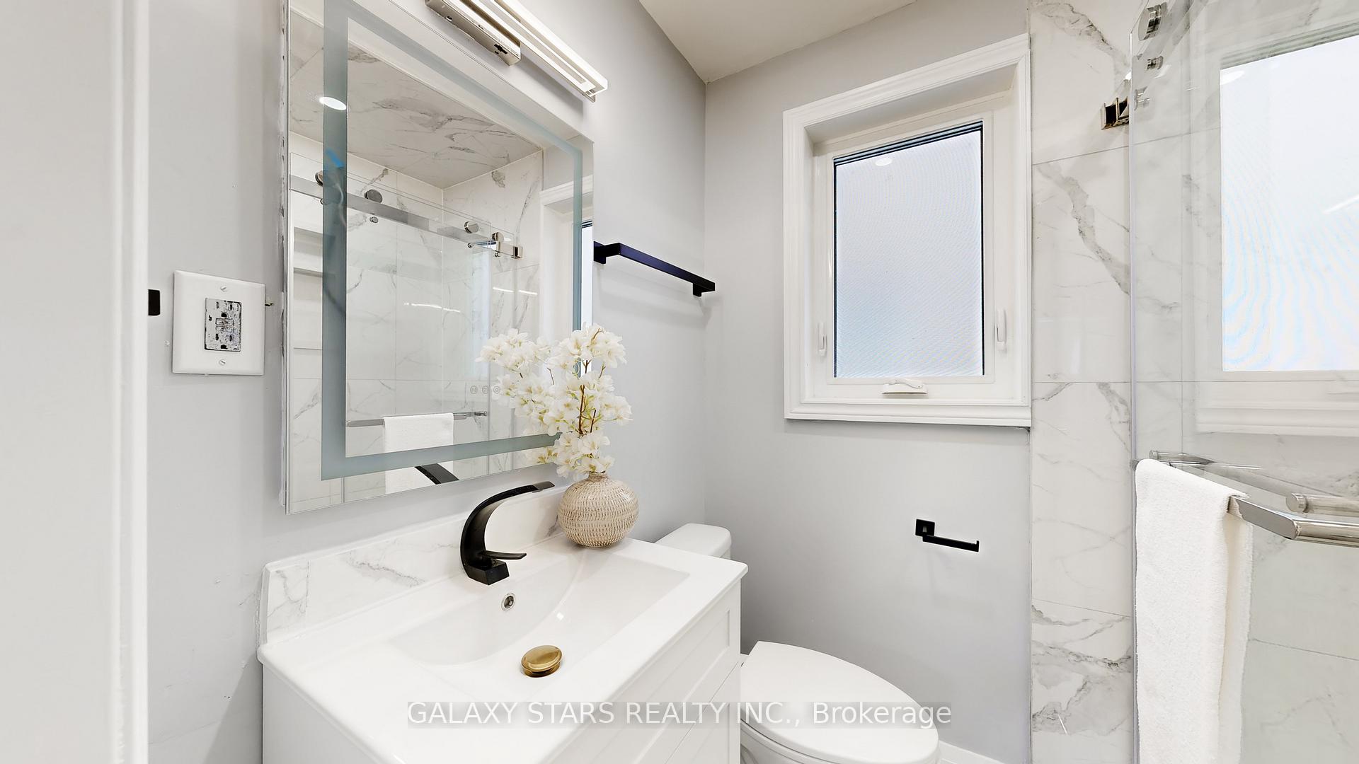 Photo 20 of 422 O'connor Drive, Toronto, East York — HOMEH