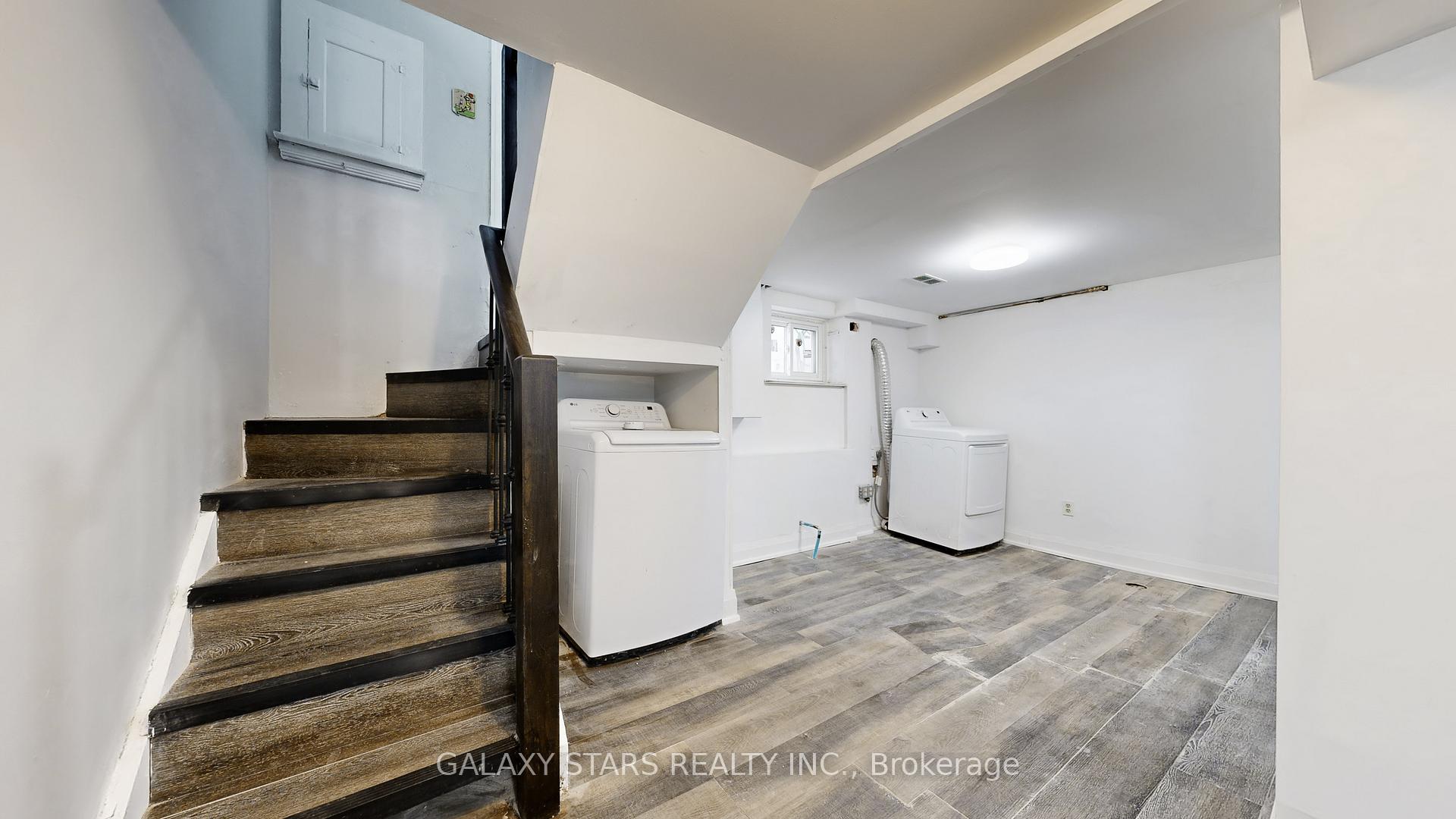Photo 23 of 422 O'connor Drive, Toronto, East York — HOMEH