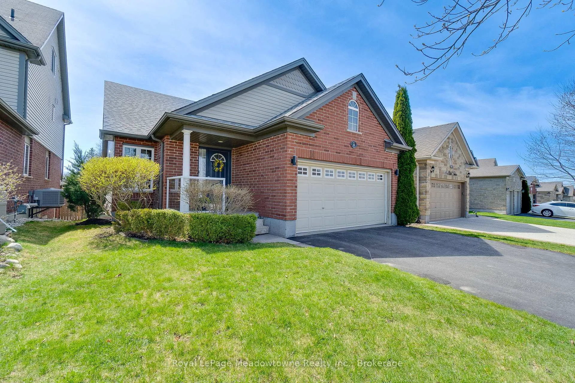 Photo 1 of 14 Atto Drive, Guelph, Victoria North — HOMEH