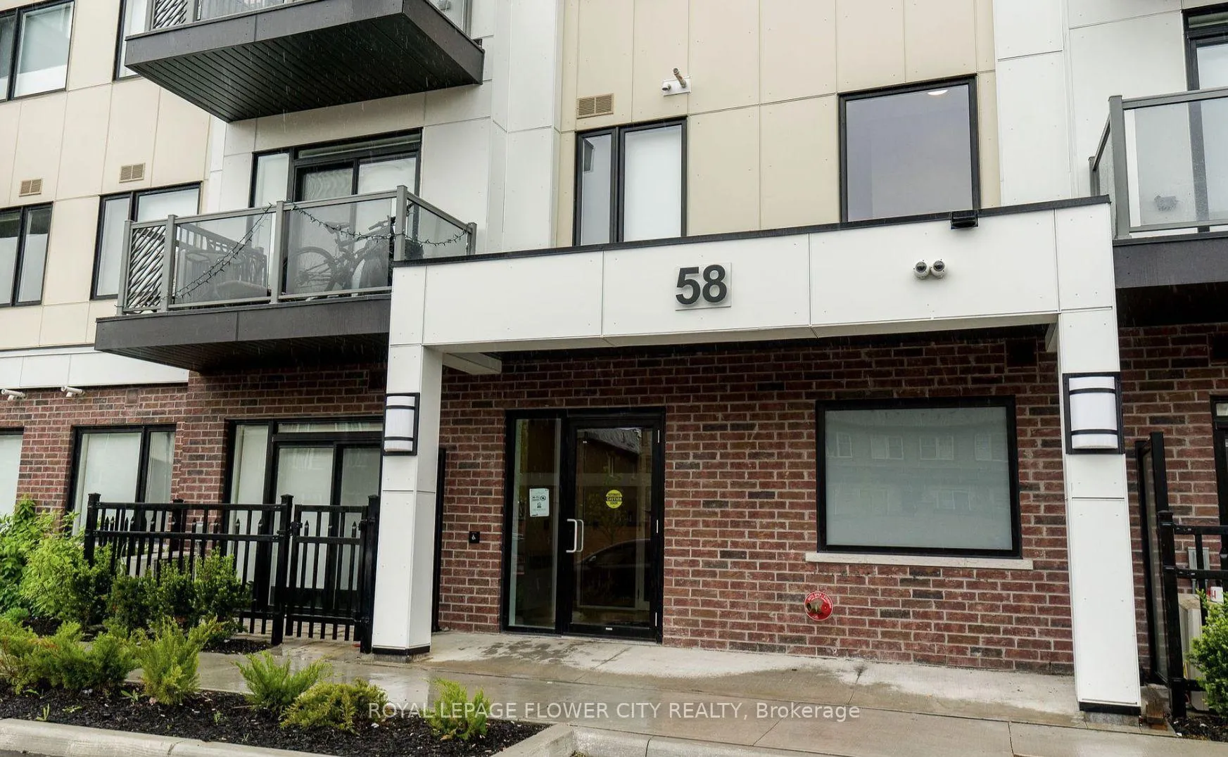 Photo 3 of Unit 113, 58 Sky Harbour Drive, Brampton, Bram West — HOMEH