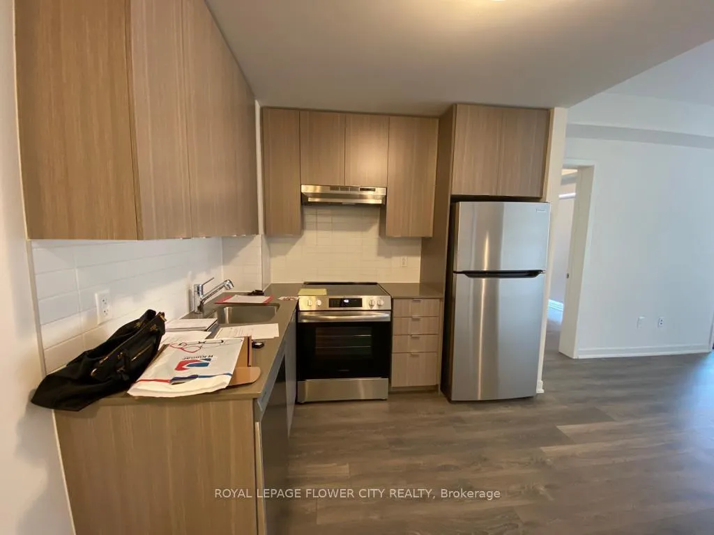 Photo 10 of Unit 113, 58 Sky Harbour Drive, Brampton, Bram West — HOMEH