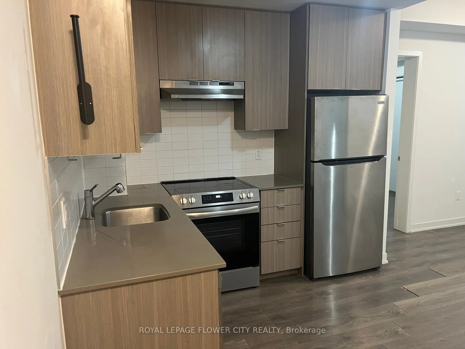 Photo 12 of Unit 113, 58 Sky Harbour Drive, Brampton, Bram West — HOMEH