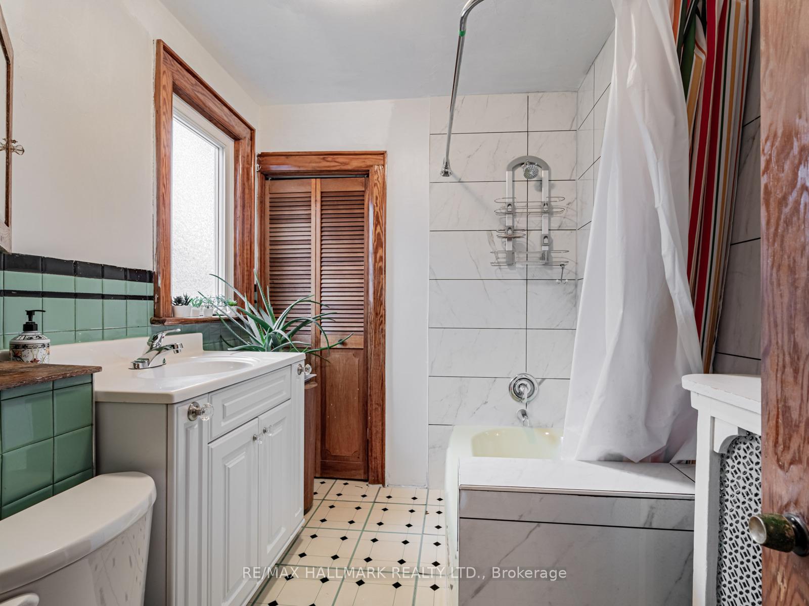 Photo 26 of 538 Strathmore Boulevard, Toronto, Danforth — HOMEH