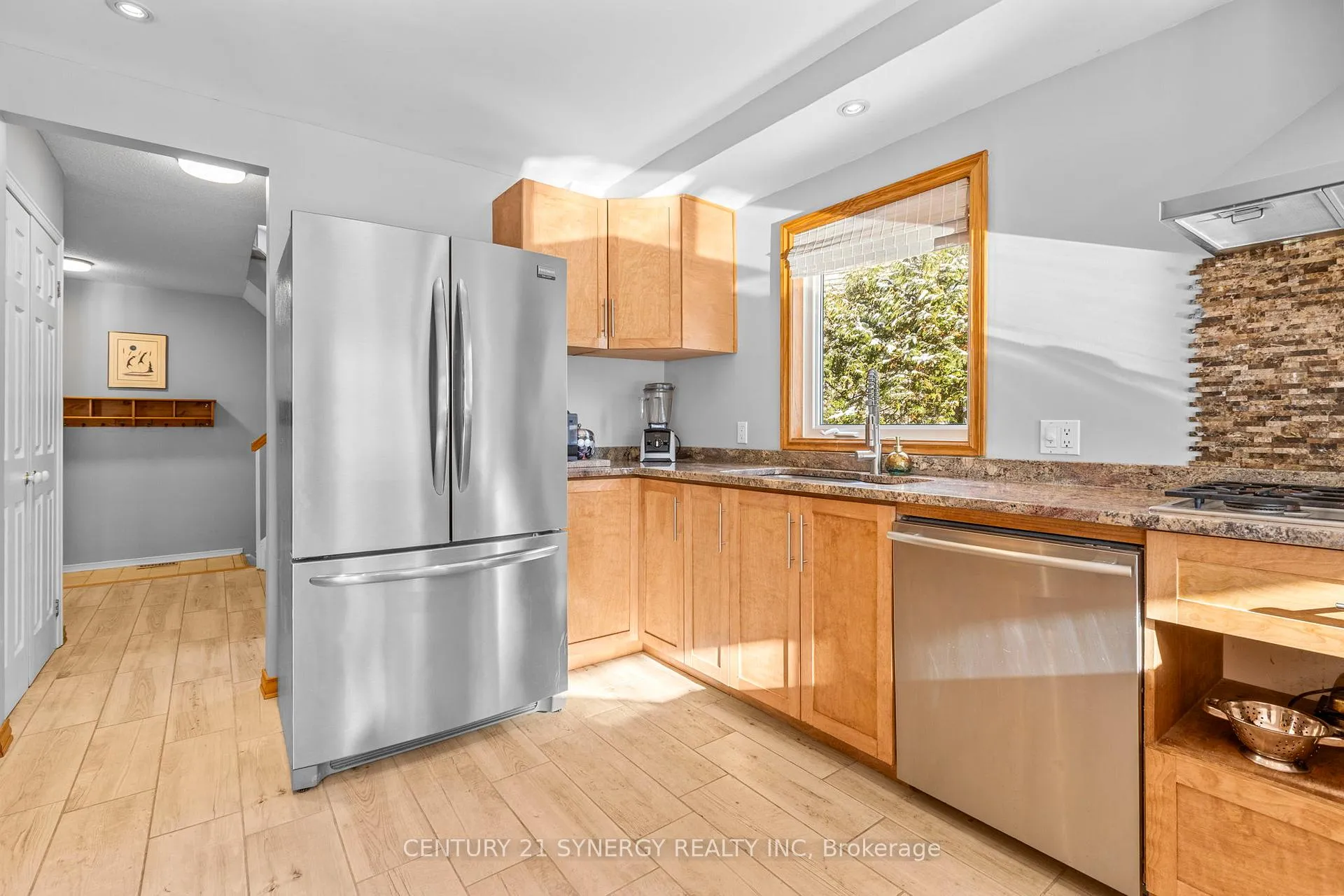 Photo 15 of 34 Rosegarden Crescent, Ottawa, Hunt Club Park/Greenboro — HOMEH