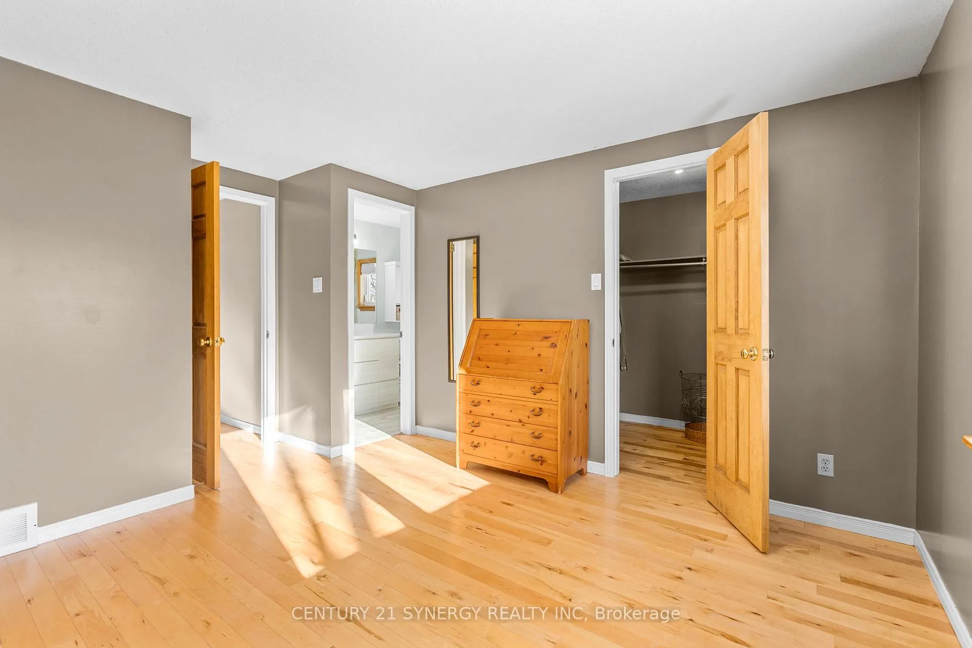 Photo 27 of 34 Rosegarden Crescent, Ottawa, Hunt Club Park/Greenboro — HOMEH