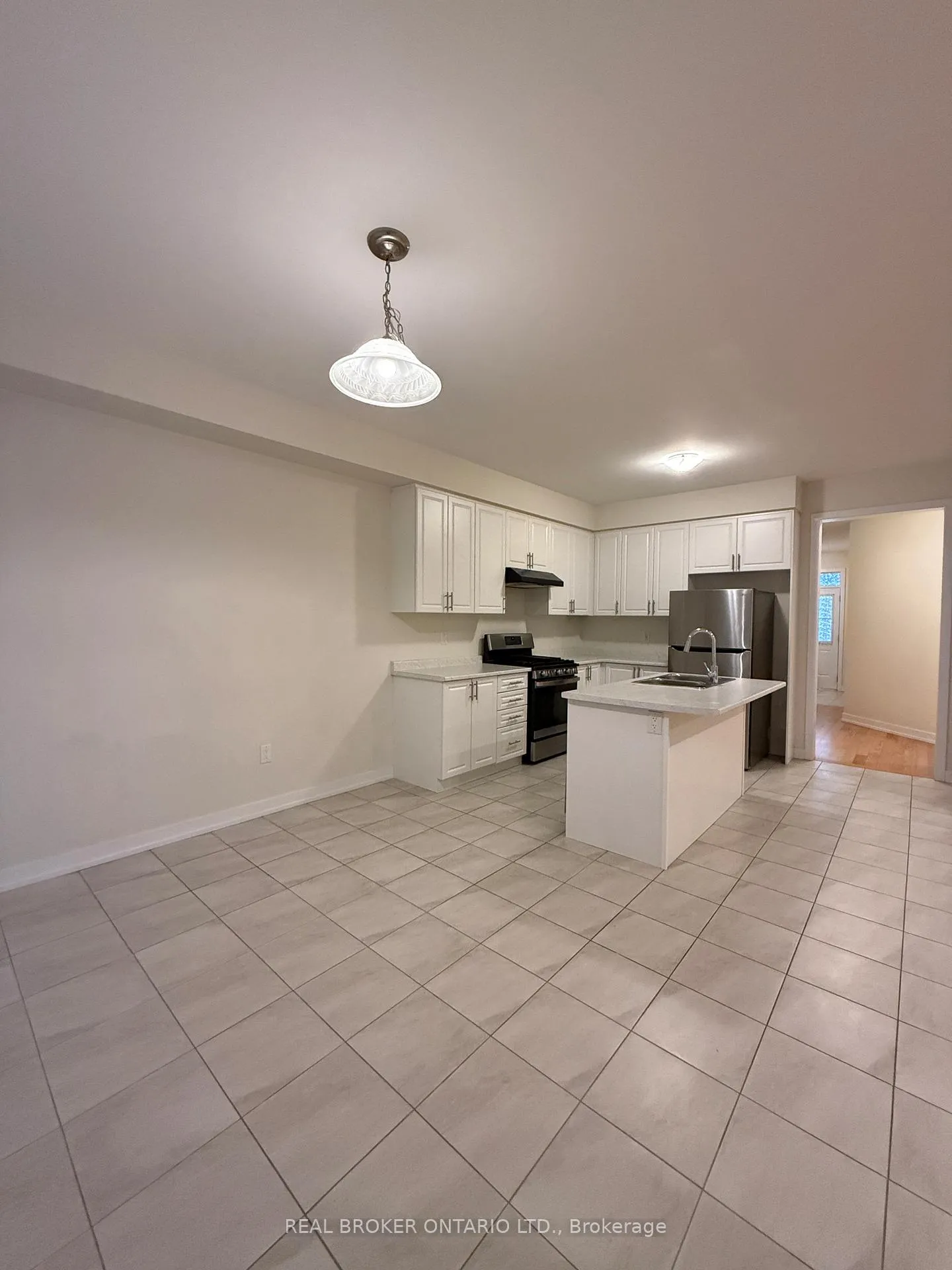 Photo 6 of 90 Sunflower Crescent, Thorold, Hurricane/Merrittville — HOMEH