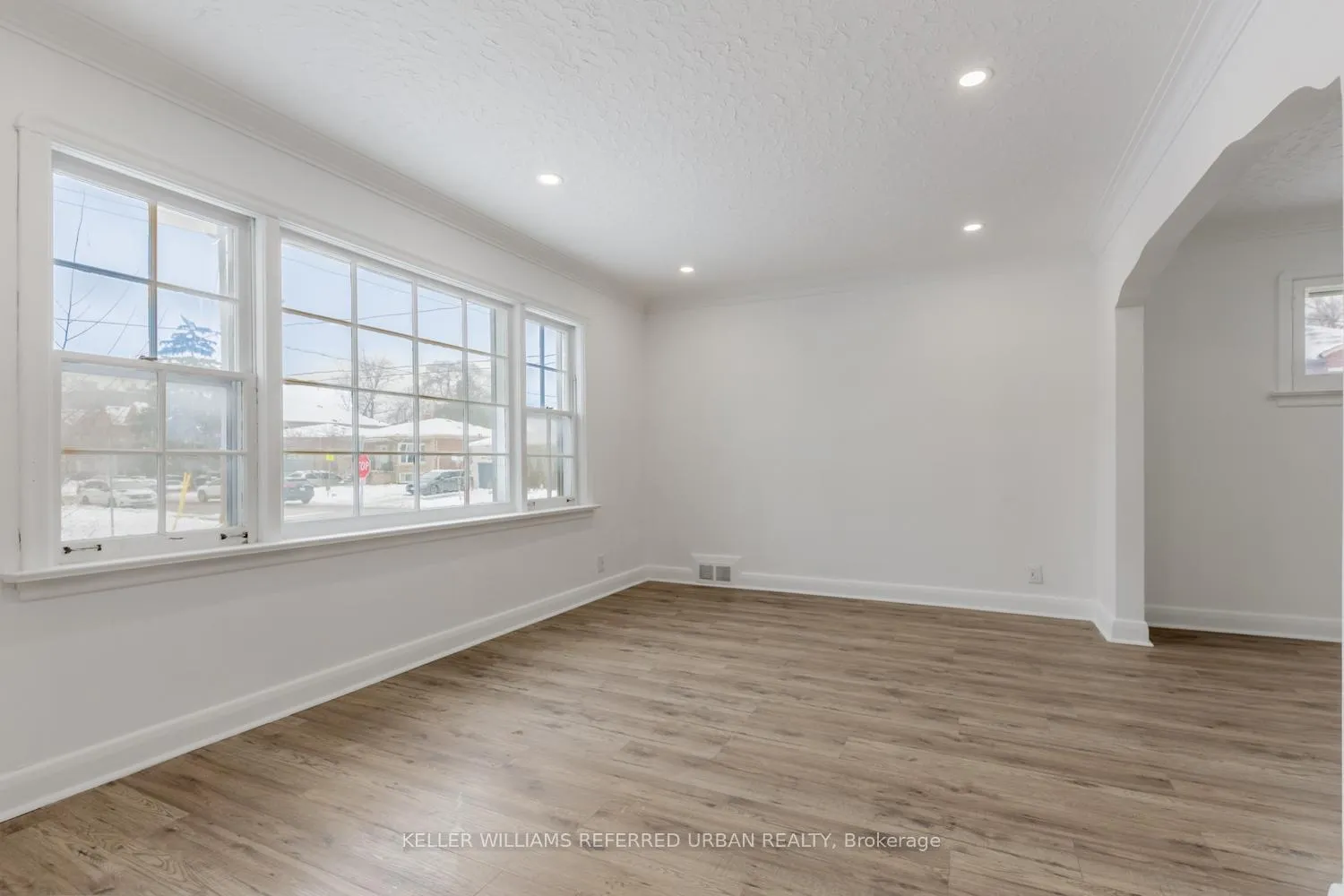 Photo 7 of 93 Glen Rush Boulevard, Toronto, Bedford Park-Nortown — HOMEH