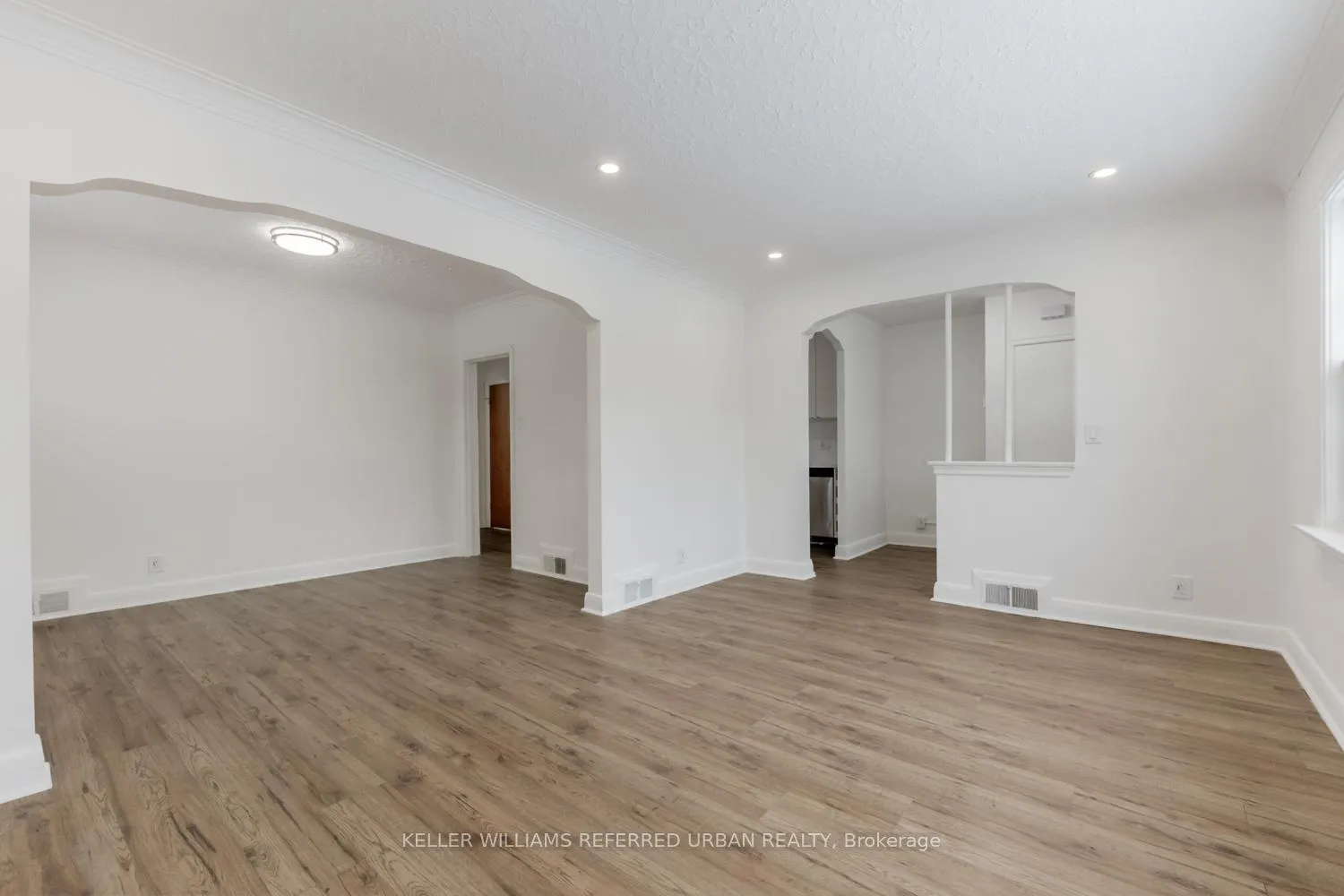 Photo 8 of 93 Glen Rush Boulevard, Toronto, Bedford Park-Nortown — HOMEH