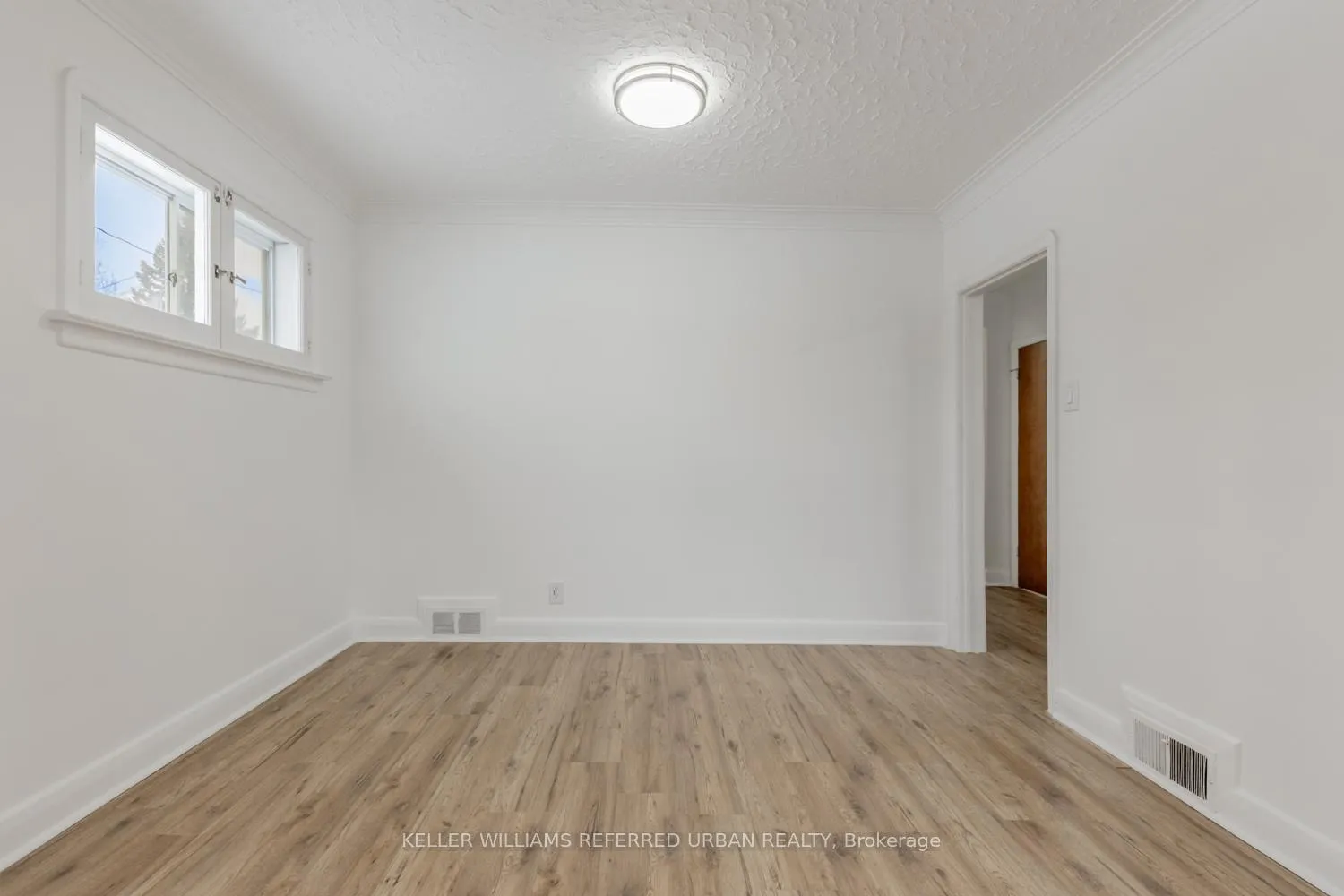 Photo 9 of 93 Glen Rush Boulevard, Toronto, Bedford Park-Nortown — HOMEH