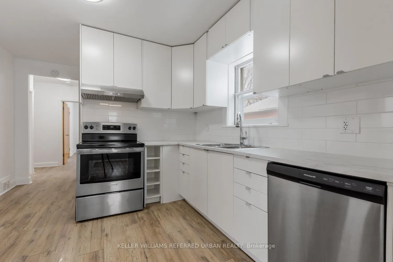 Photo 11 of 93 Glen Rush Boulevard, Toronto, Bedford Park-Nortown — HOMEH