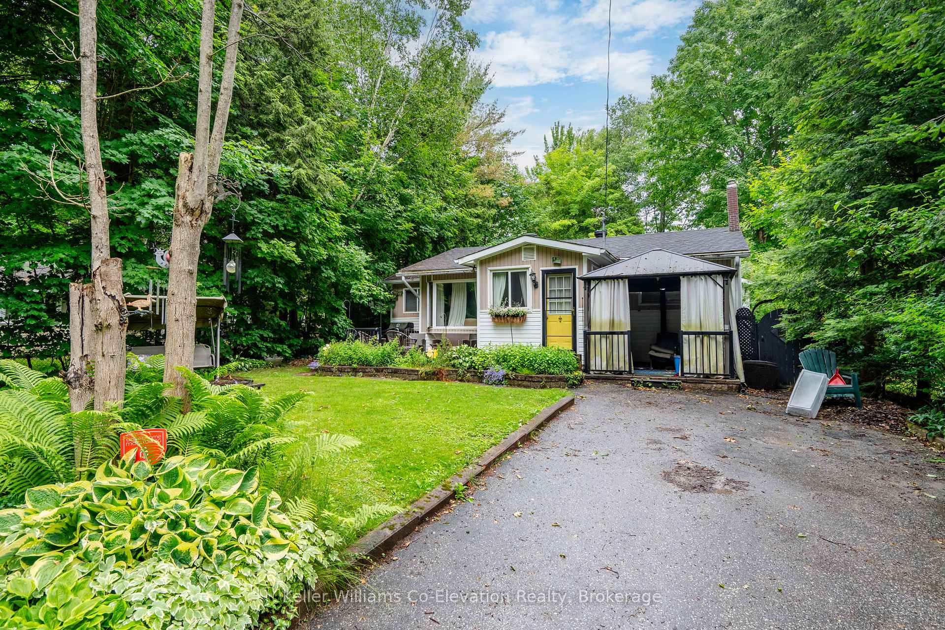 Photo 2 of 137 Oliver Drive, Tiny, Rural Tiny — HOMEH