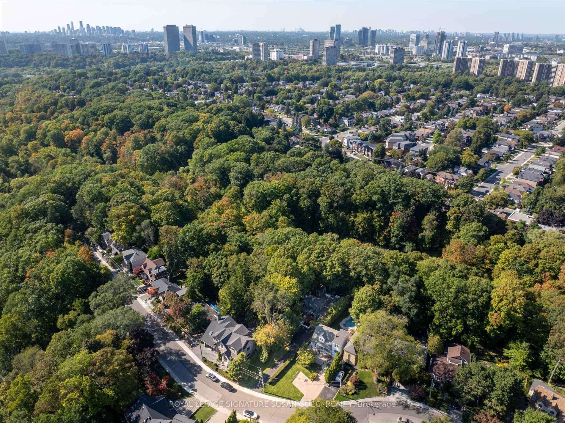Photo 2 of 34 Glenwood Crescent, Toronto, O'Connor-Parkview — HOMEH