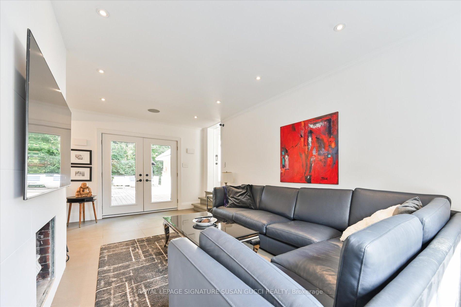 Photo 11 of 34 Glenwood Crescent, Toronto, O'Connor-Parkview — HOMEH