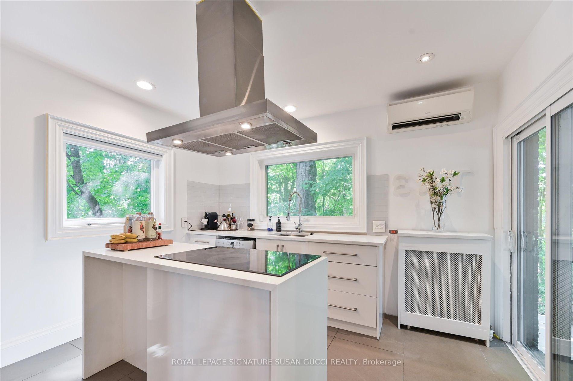 Photo 14 of 34 Glenwood Crescent, Toronto, O'Connor-Parkview — HOMEH