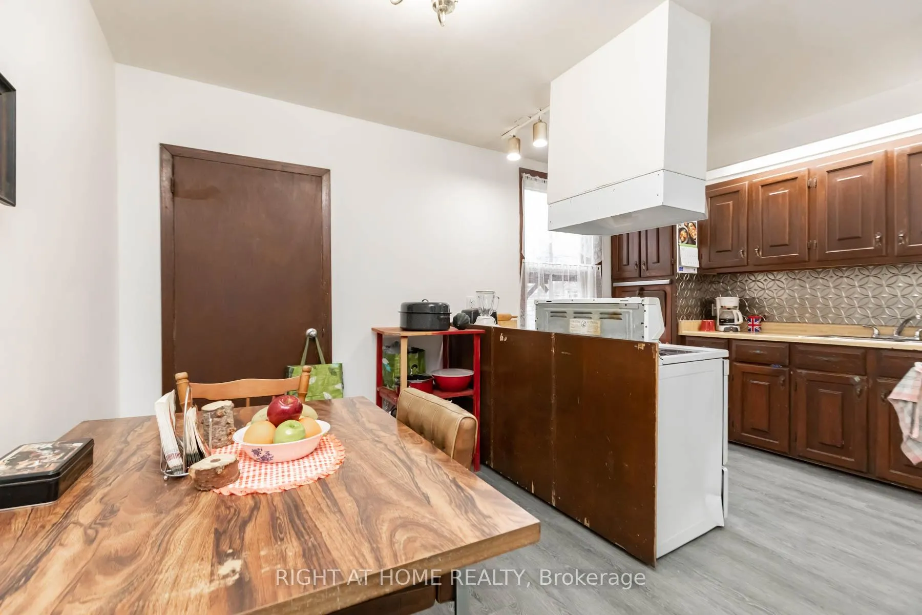 Photo 8 of 18 Mallon Avenue, Toronto, South Riverdale — HOMEH