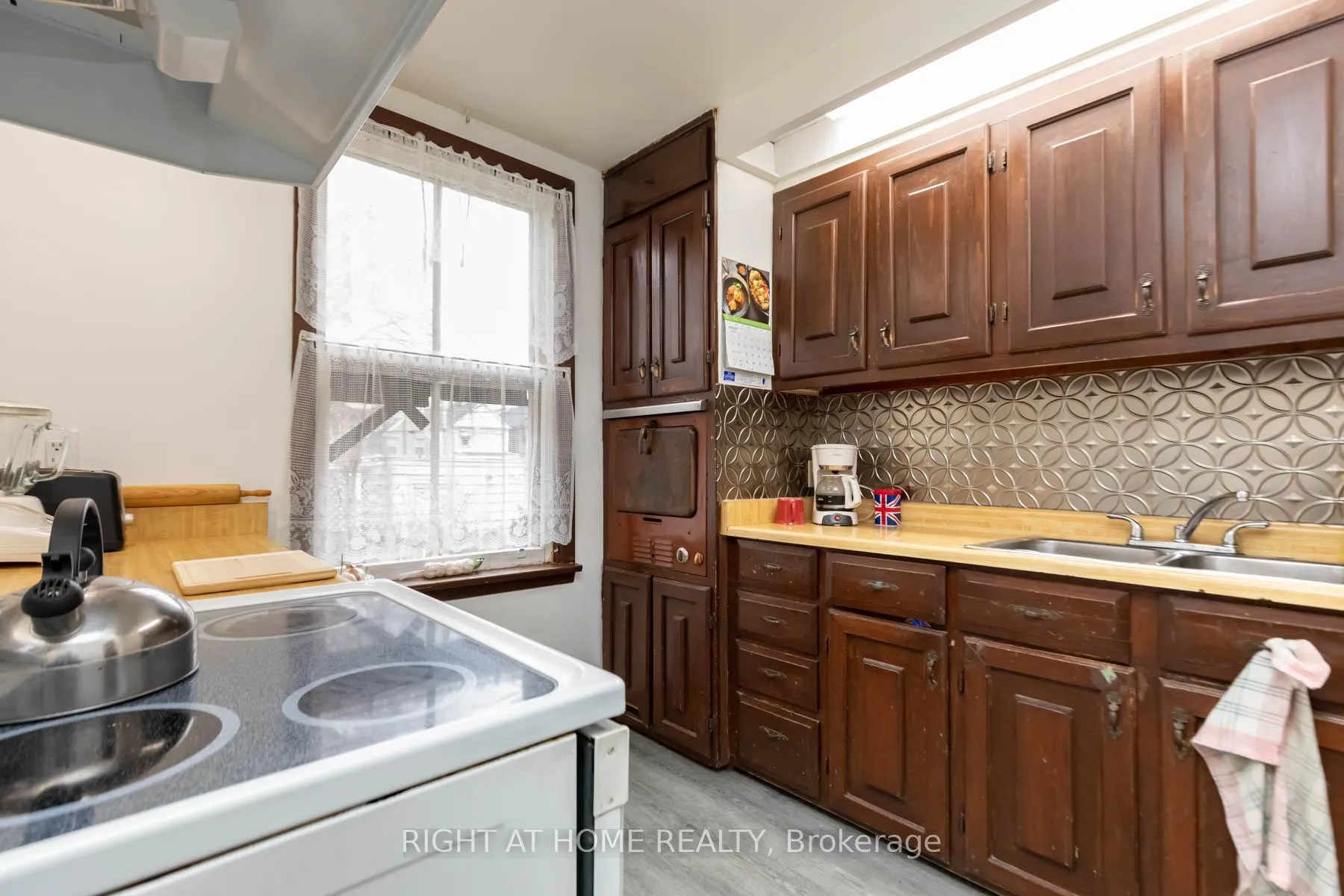 Photo 10 of 18 Mallon Avenue, Toronto, South Riverdale — HOMEH