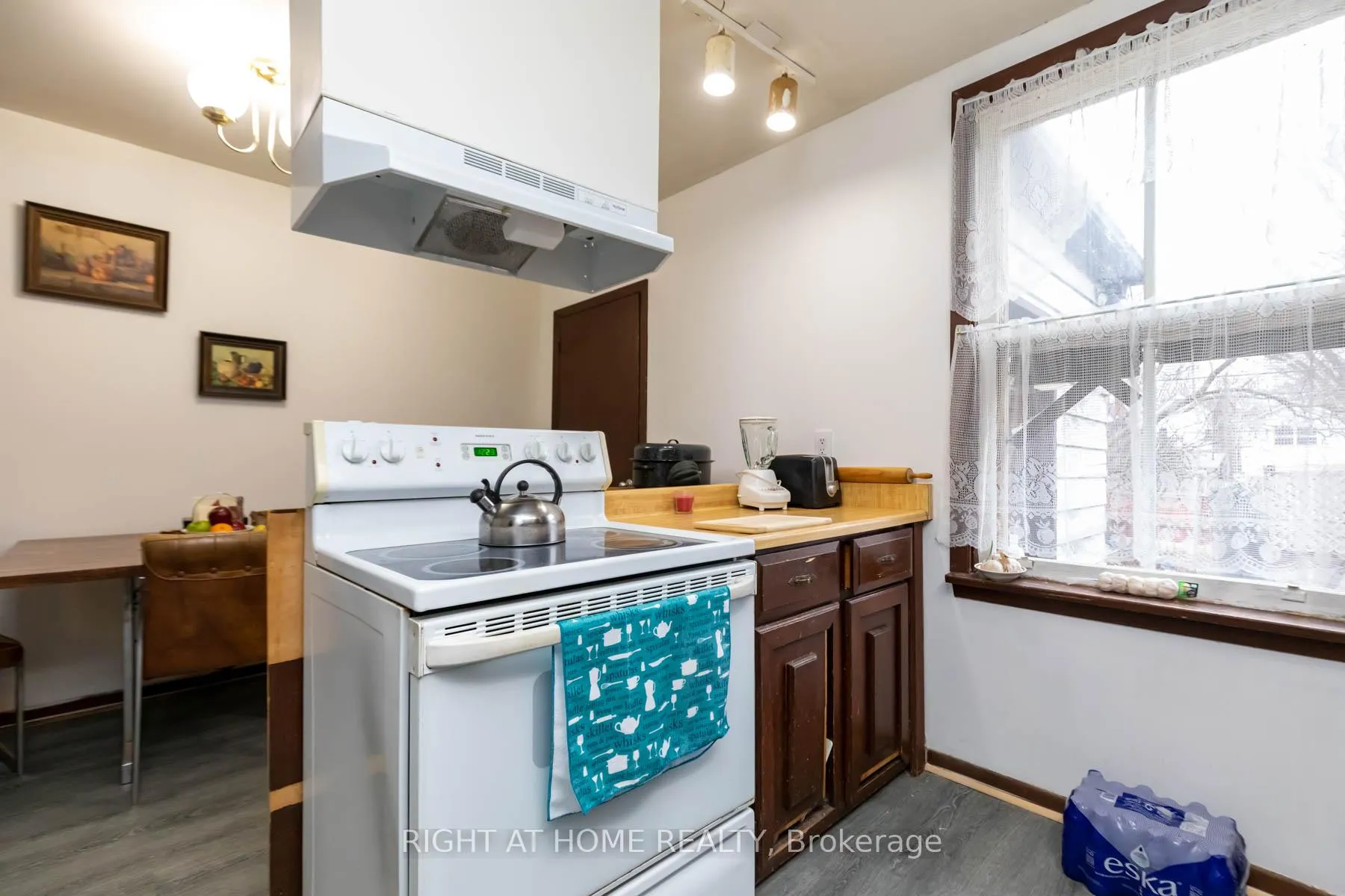 Photo 11 of 18 Mallon Avenue, Toronto, South Riverdale — HOMEH