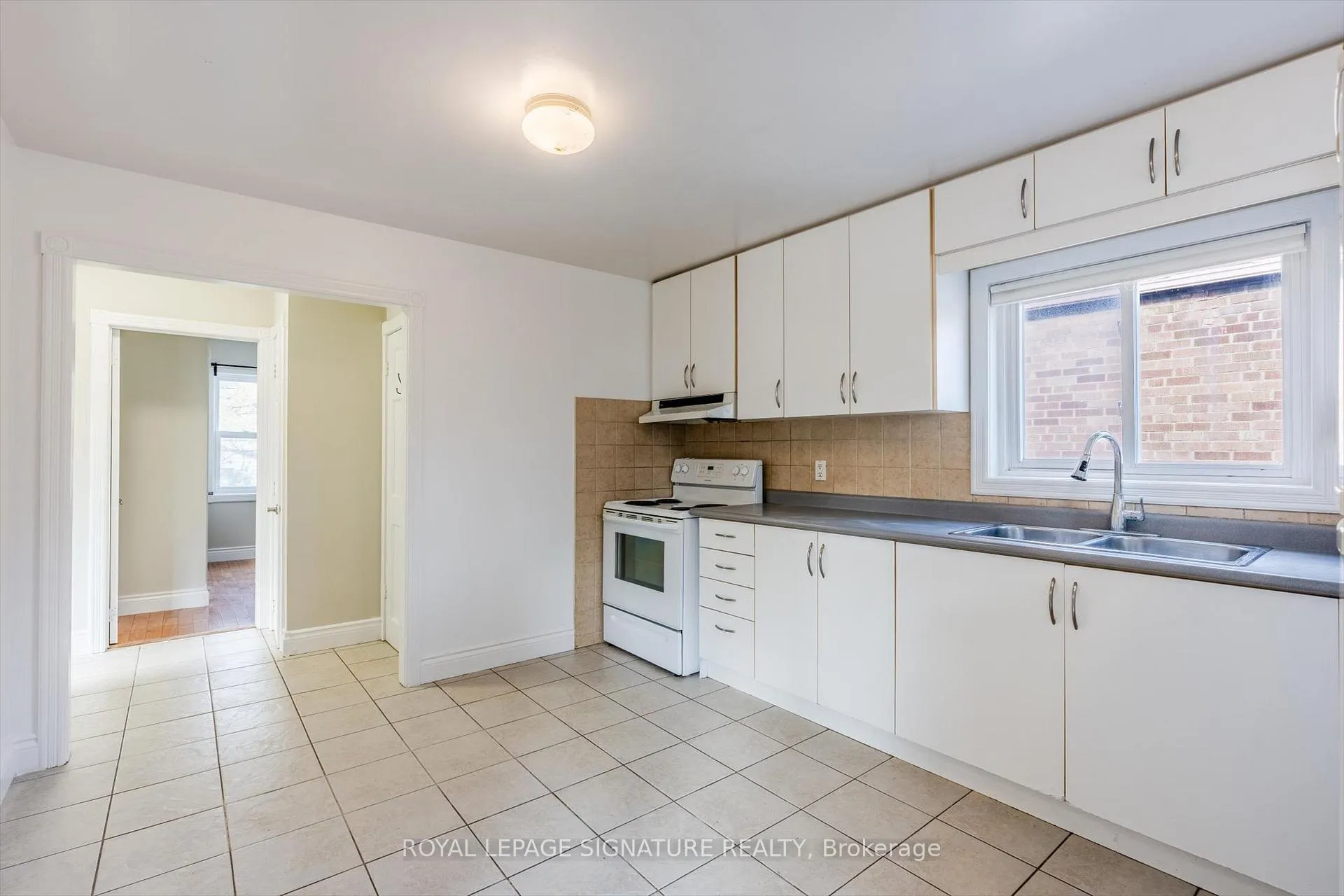 Photo 17 of 136 Meighen Avenue, Toronto, O'Connor-Parkview — HOMEH
