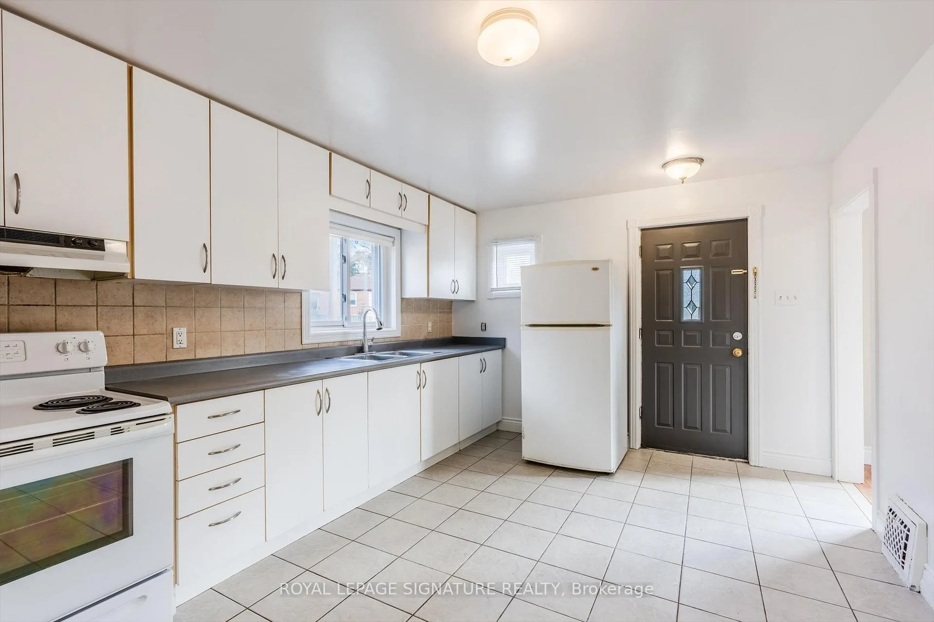 Photo 18 of 136 Meighen Avenue, Toronto, O'Connor-Parkview — HOMEH