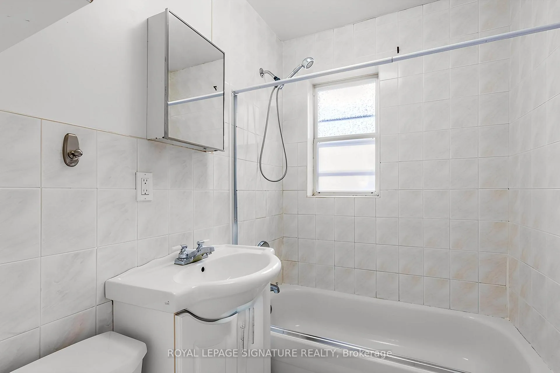 Photo 27 of 136 Meighen Avenue, Toronto, O'Connor-Parkview — HOMEH