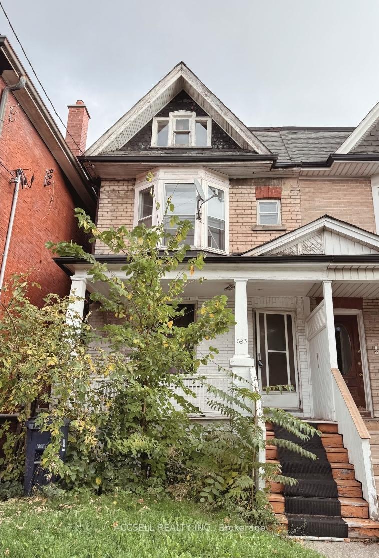 Front of 683 Broadview Avenue