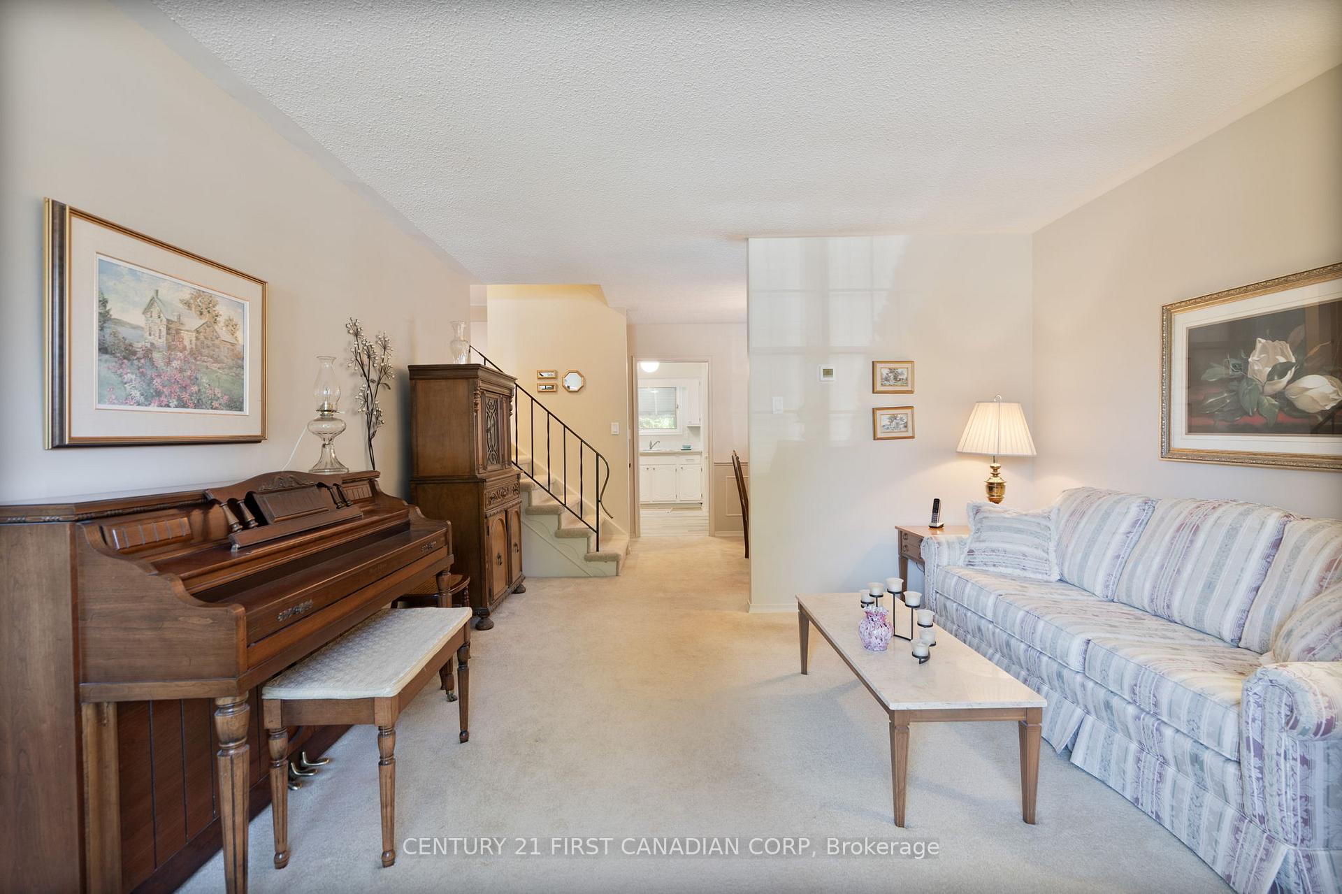 Photo 5 of 456 Maple Street, Strathroy-Caradoc, NW — HOMEH