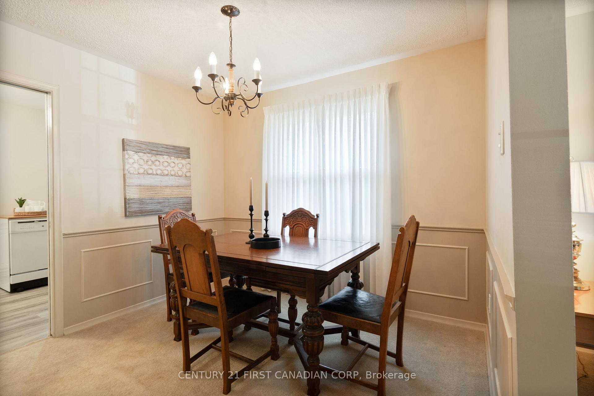 Photo 8 of 456 Maple Street, Strathroy-Caradoc, NW — HOMEH