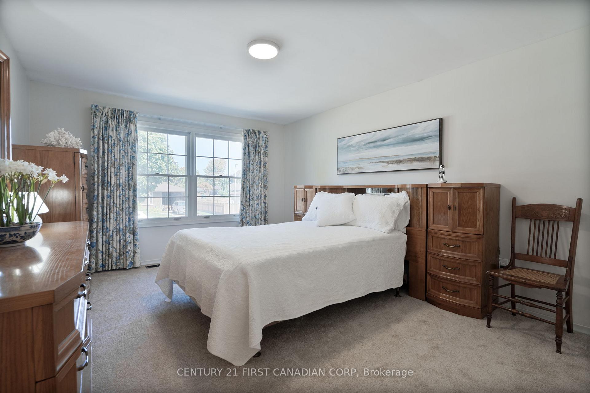 Photo 13 of 456 Maple Street, Strathroy-Caradoc, NW — HOMEH