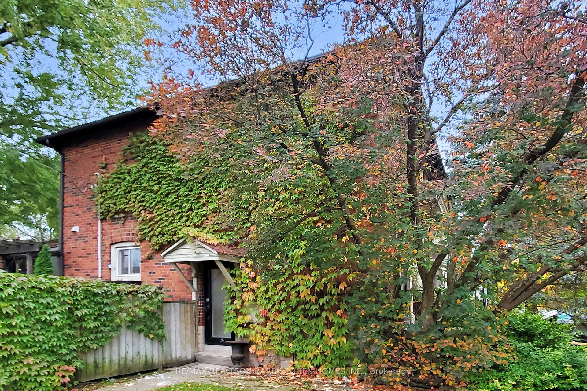 Photo 3 of 155 Parkhurst Boulevard, Toronto, Leaside — HOMEH