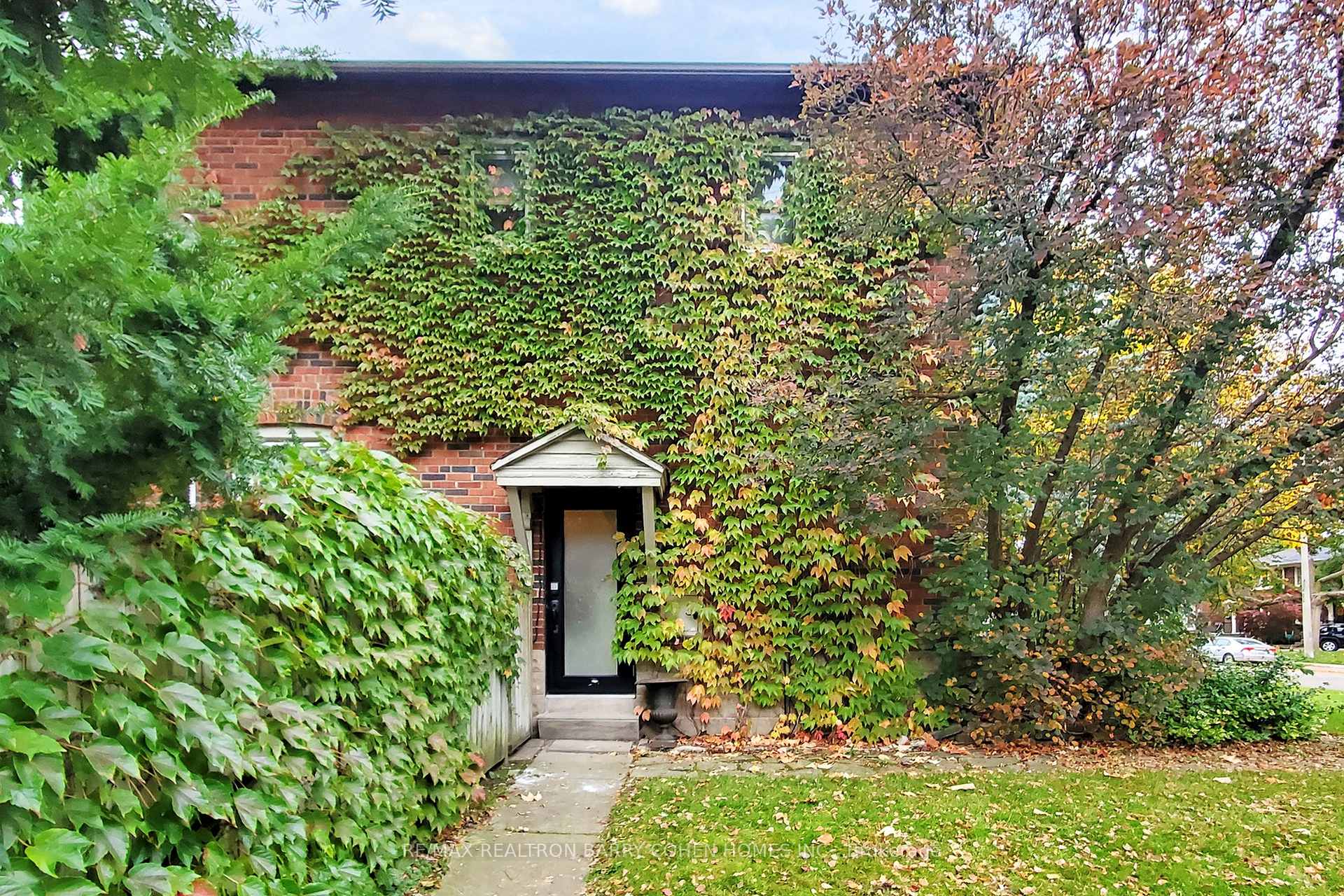 Photo 4 of 155 Parkhurst Boulevard, Toronto, Leaside — HOMEH