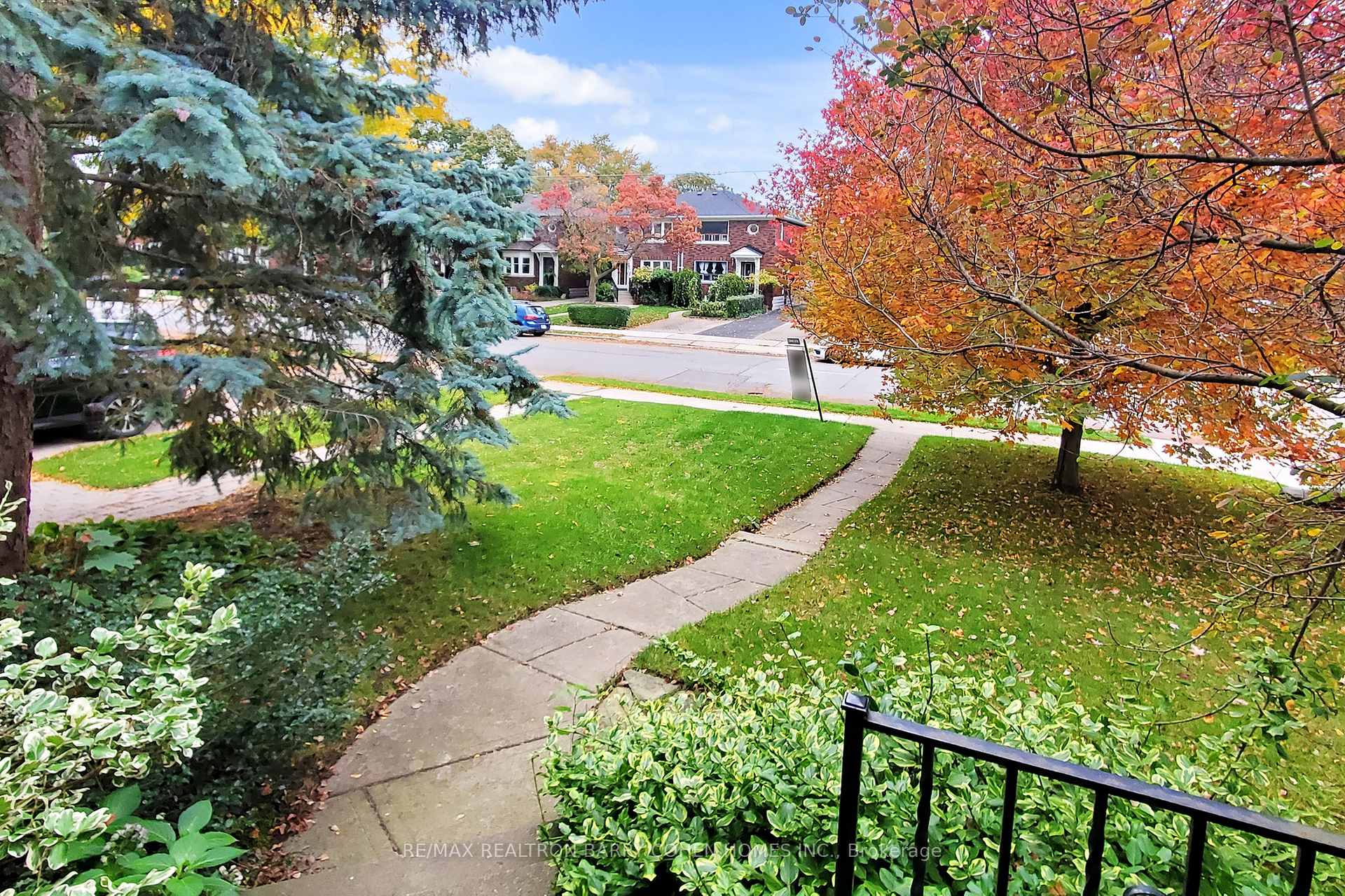 Photo 5 of 155 Parkhurst Boulevard, Toronto, Leaside — HOMEH
