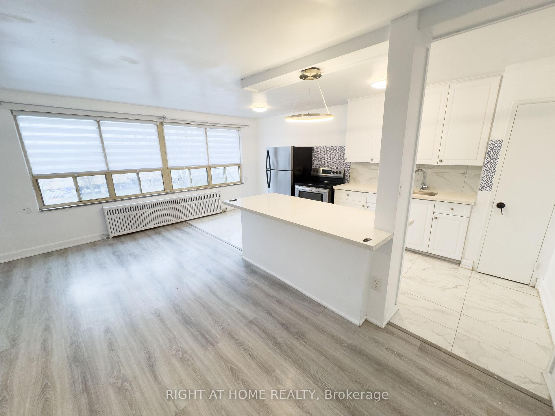 Photo 1 of Unit 214, 896 Eglinton Avenue E, Toronto, Leaside — HOMEH