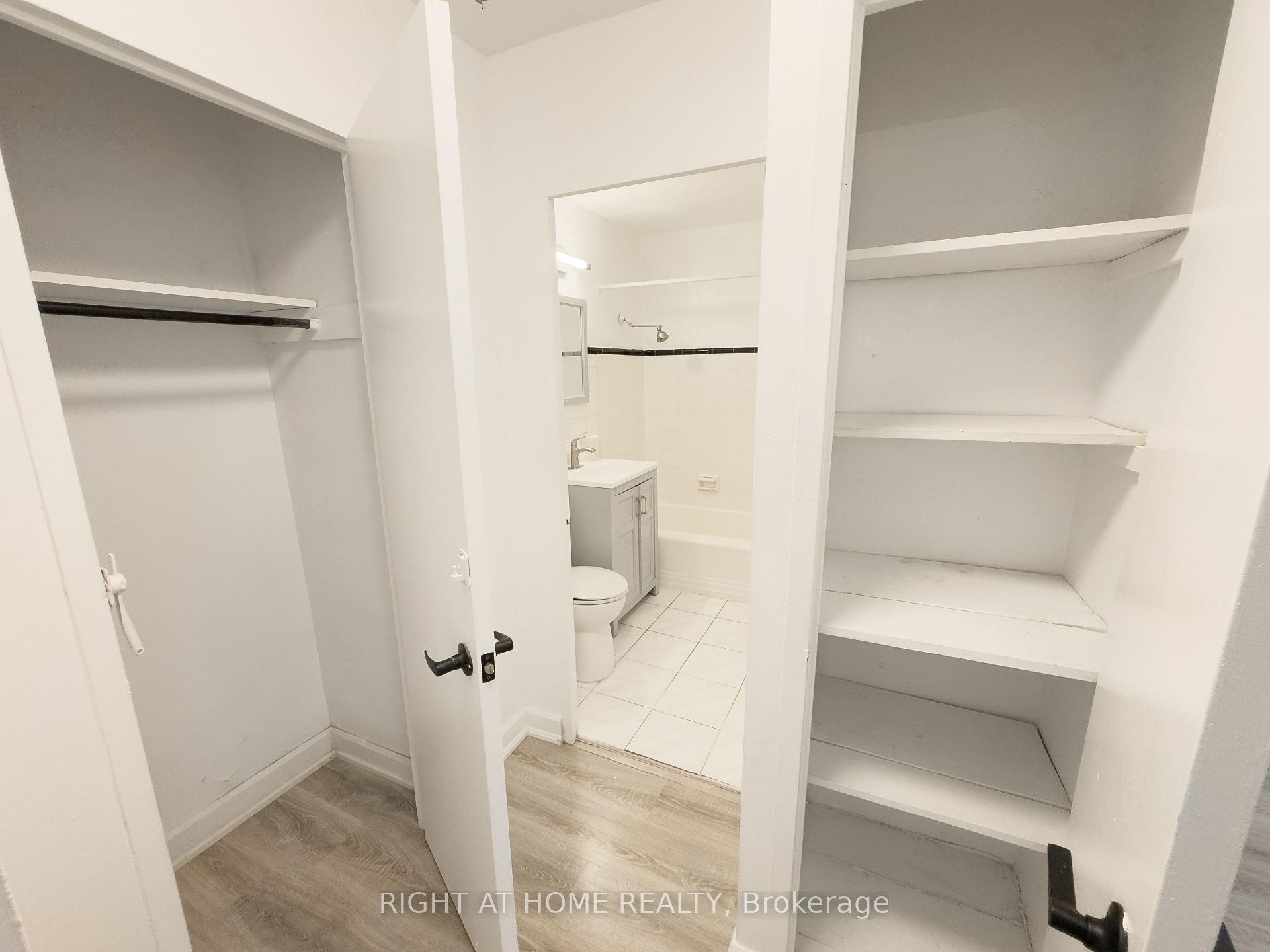 Photo 7 of Unit 214, 896 Eglinton Avenue E, Toronto, Leaside — HOMEH