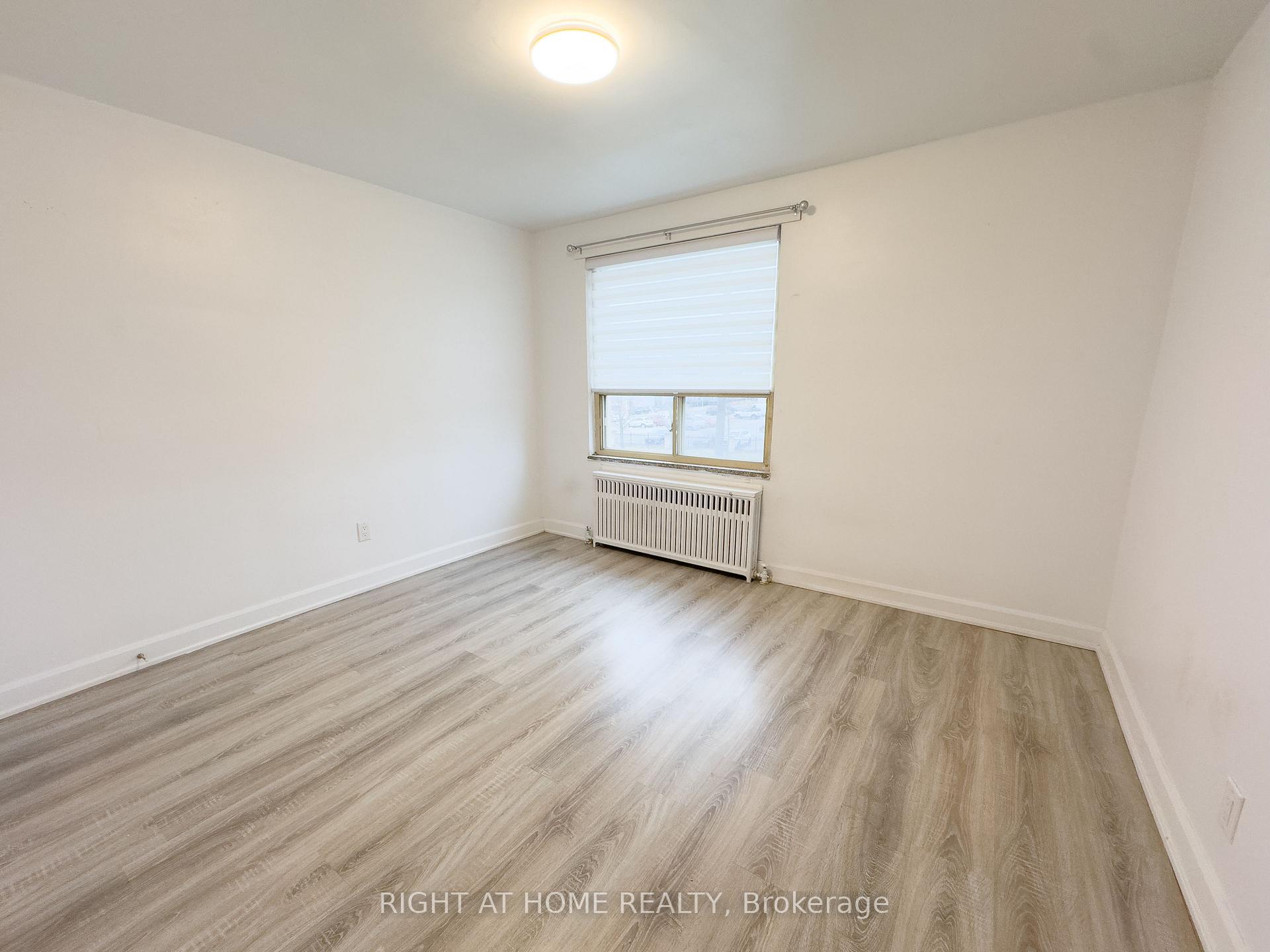 Photo 8 of Unit 214, 896 Eglinton Avenue E, Toronto, Leaside — HOMEH