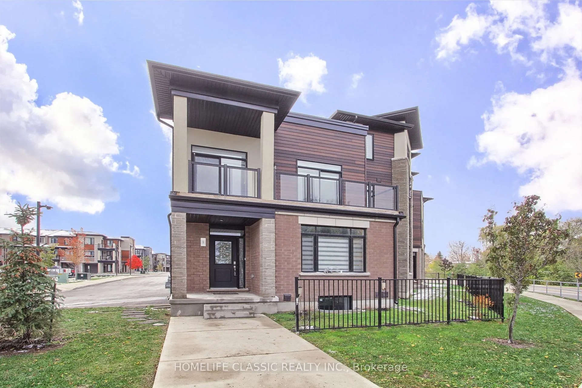 Photo 1 of Unit #1, 590 North Service Road, Hamilton, Lakeshore — HOMEH