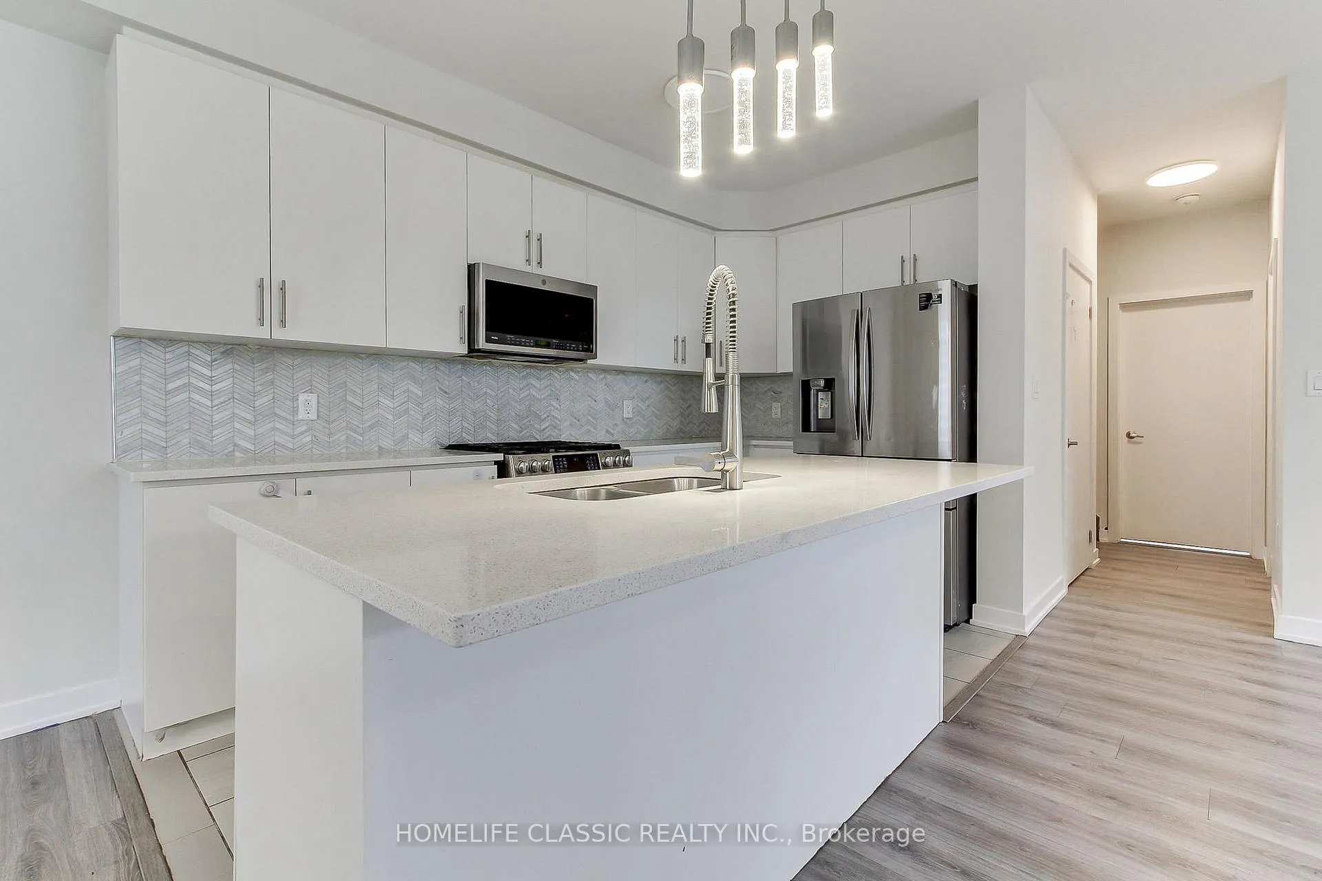 Photo 7 of Unit #1, 590 North Service Road, Hamilton, Lakeshore — HOMEH